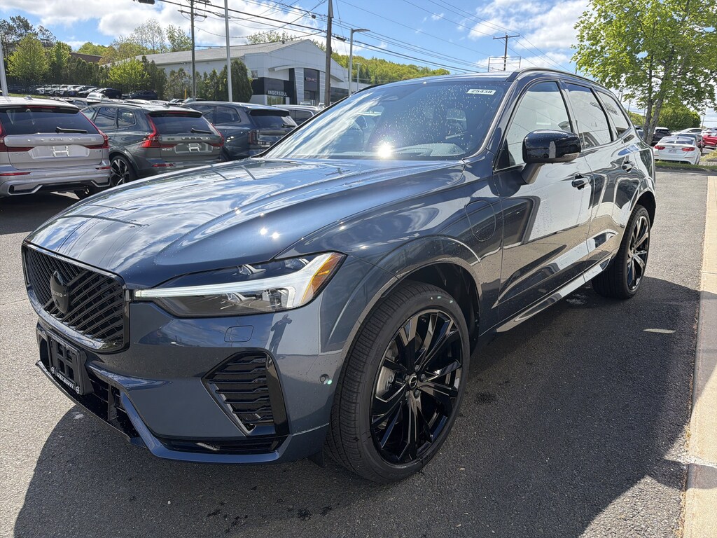New 2026 Volvo XC60 Plug-In Hybrid