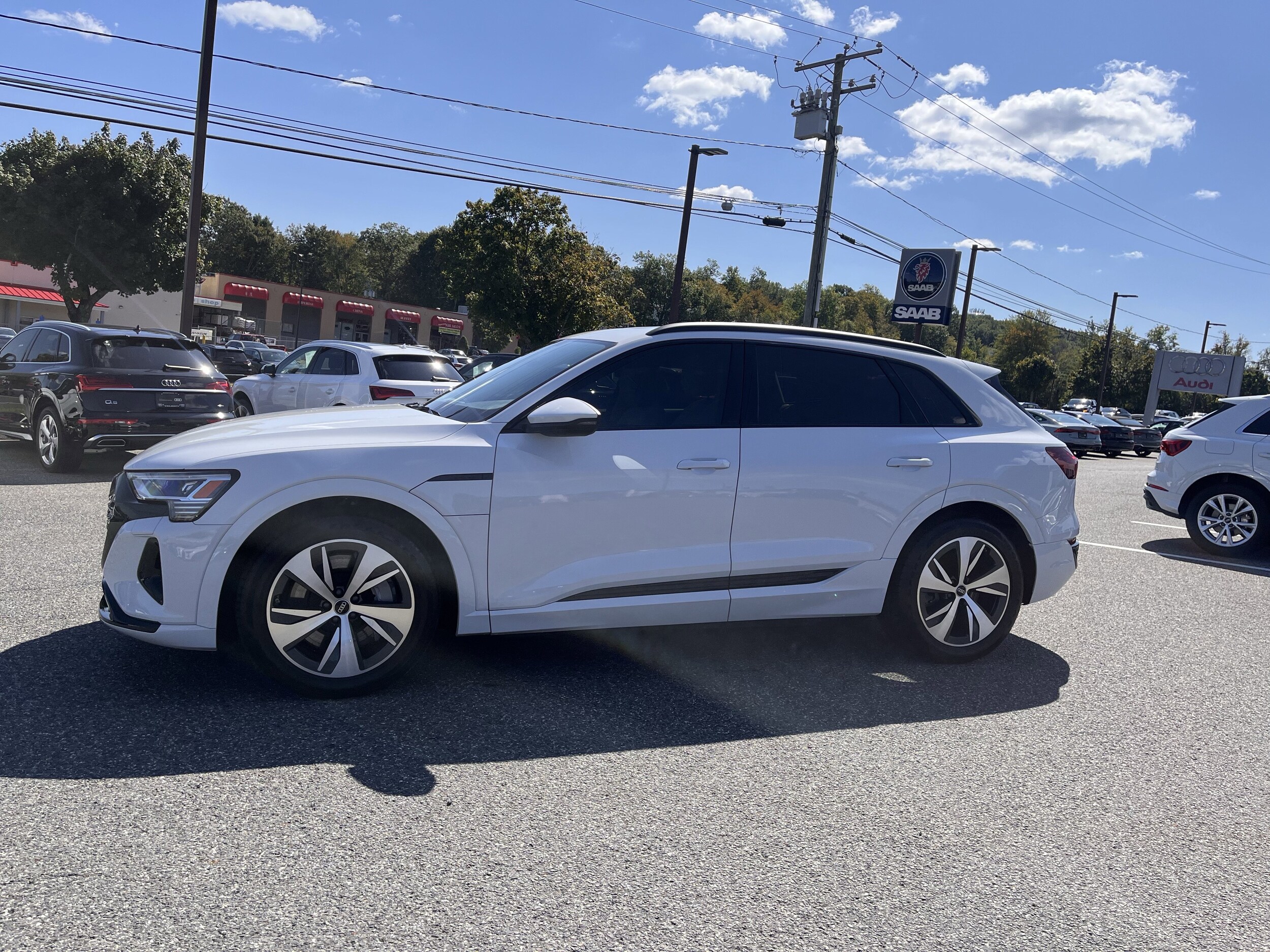 2024 Audi Q8 E-tron Premium photo 2