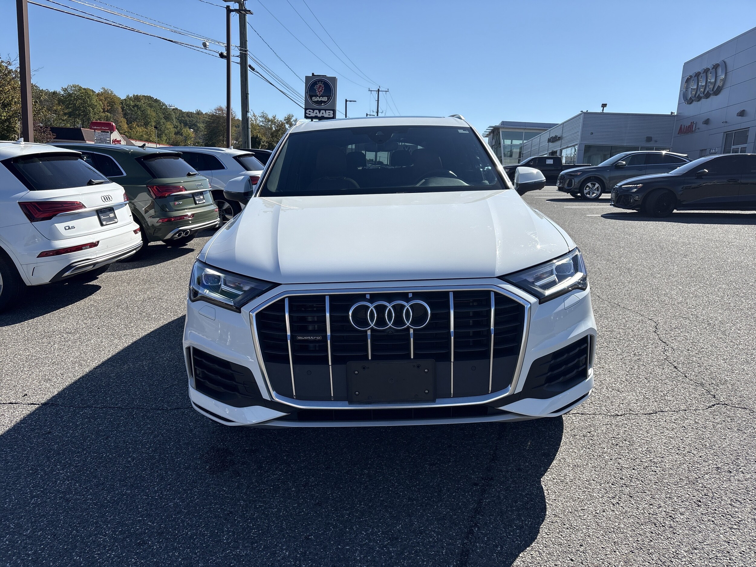 2022 Audi Q7 Premium photo 2