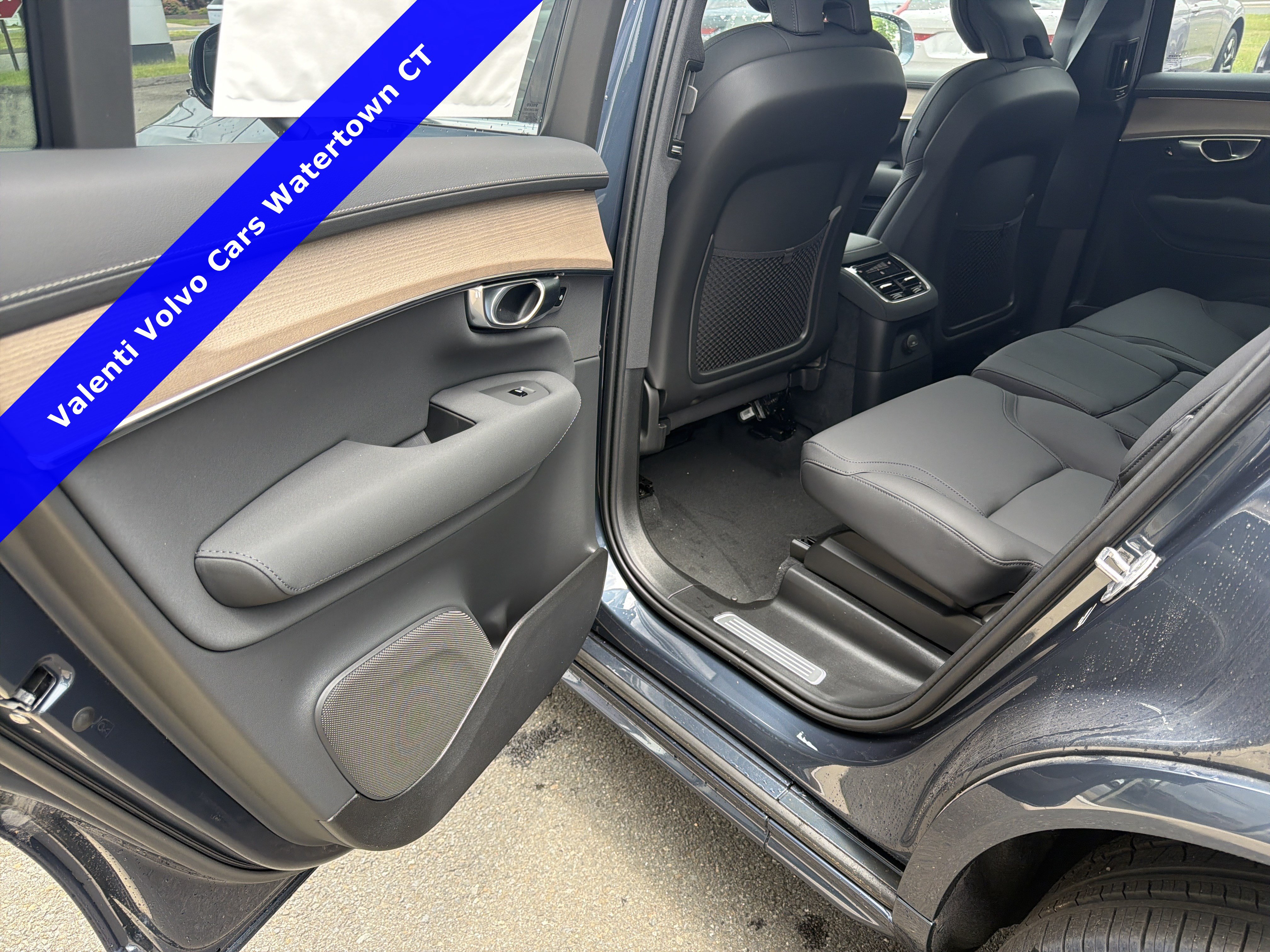 2026 Volvo XC90 Plus - Photo 13