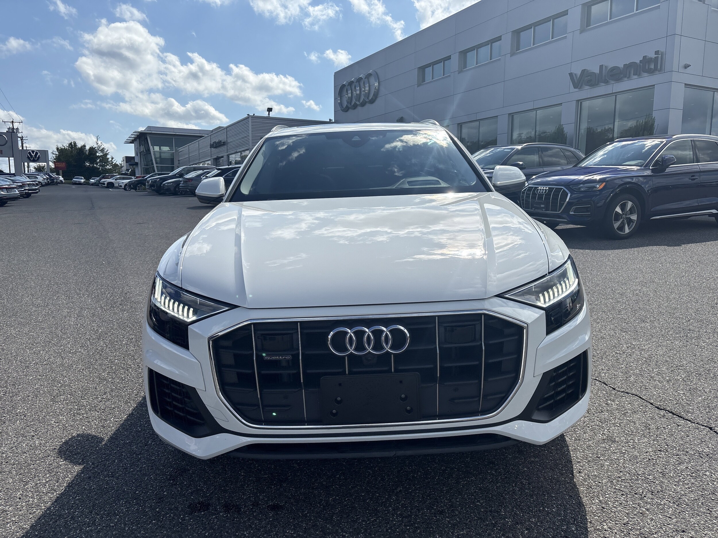 2023 Audi Q8 Prestige photo 2