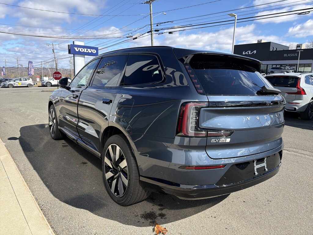 New 2025 Volvo EX90 Plus Twin Motor Performance Plus 7-Seater