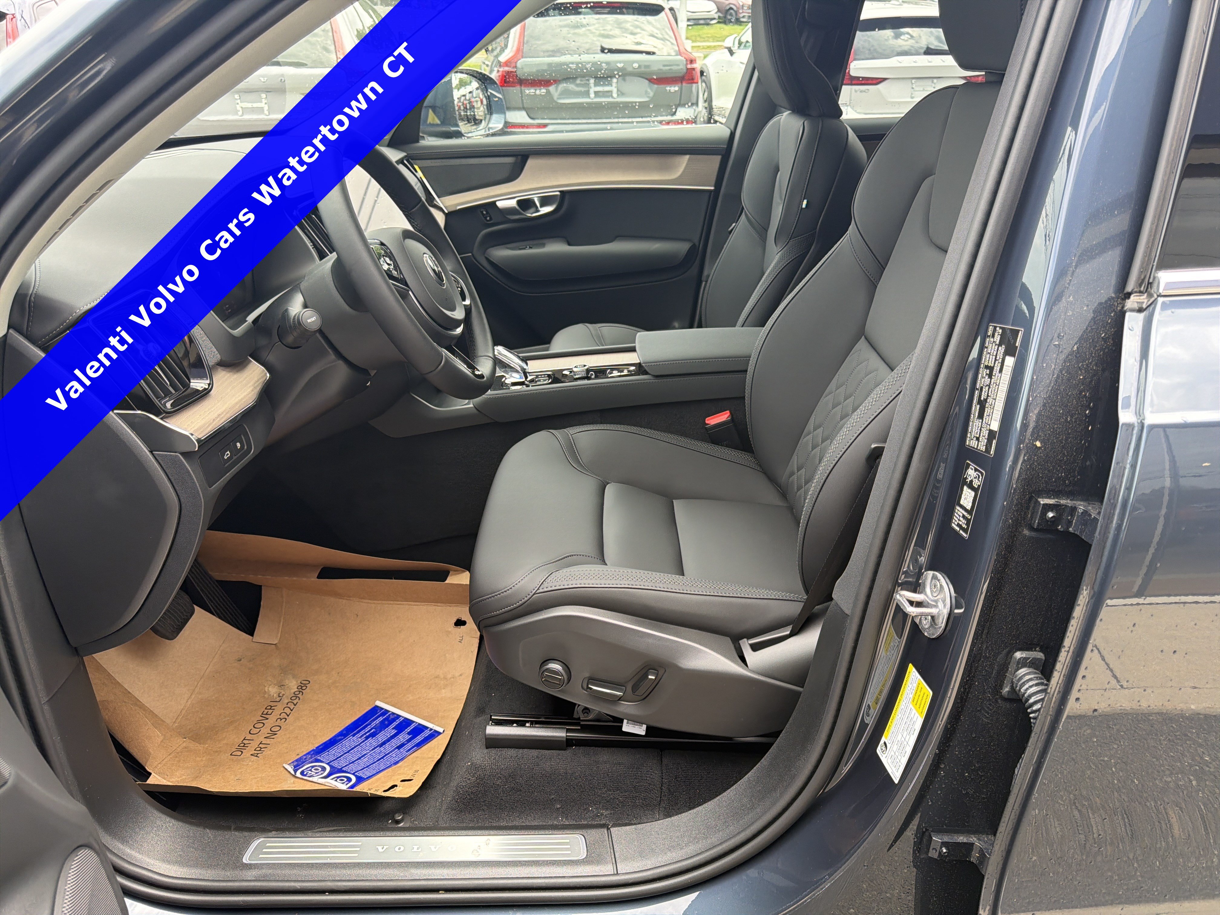 2026 Volvo XC90 Plus - Photo 12