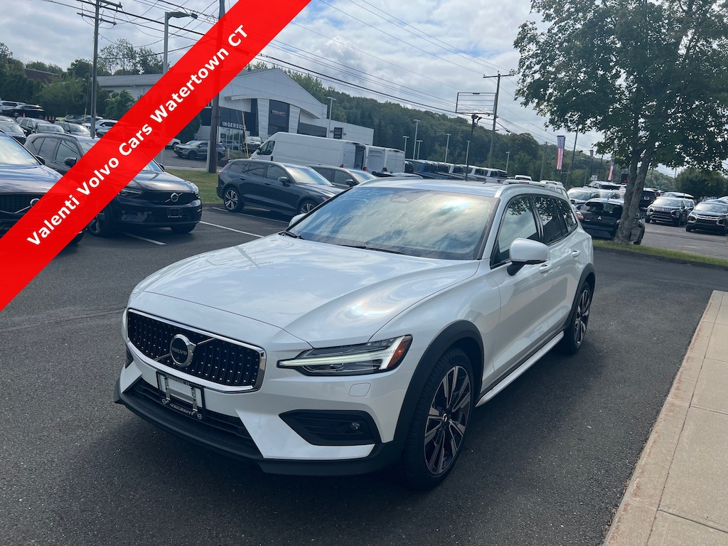 New 2026 Volvo V60 Cross Country Ultra B5 AWD Ultra