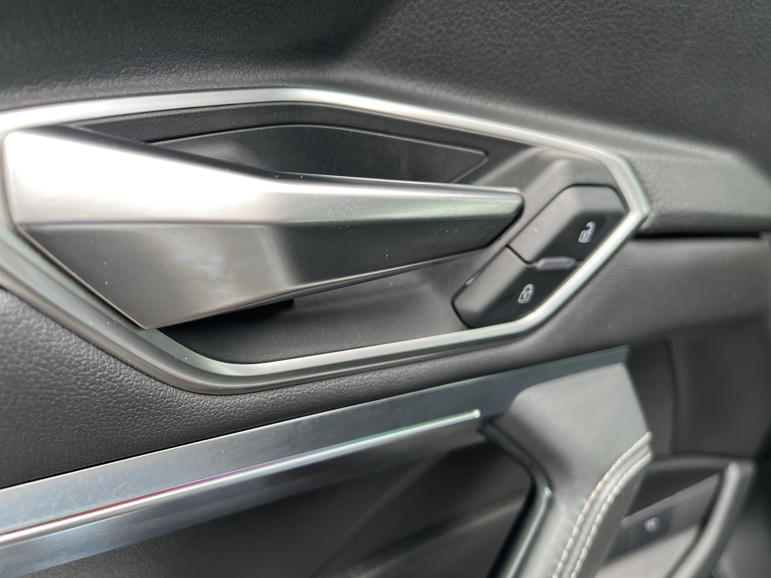2024 Audi Q8 E-tron Prestige photo 4