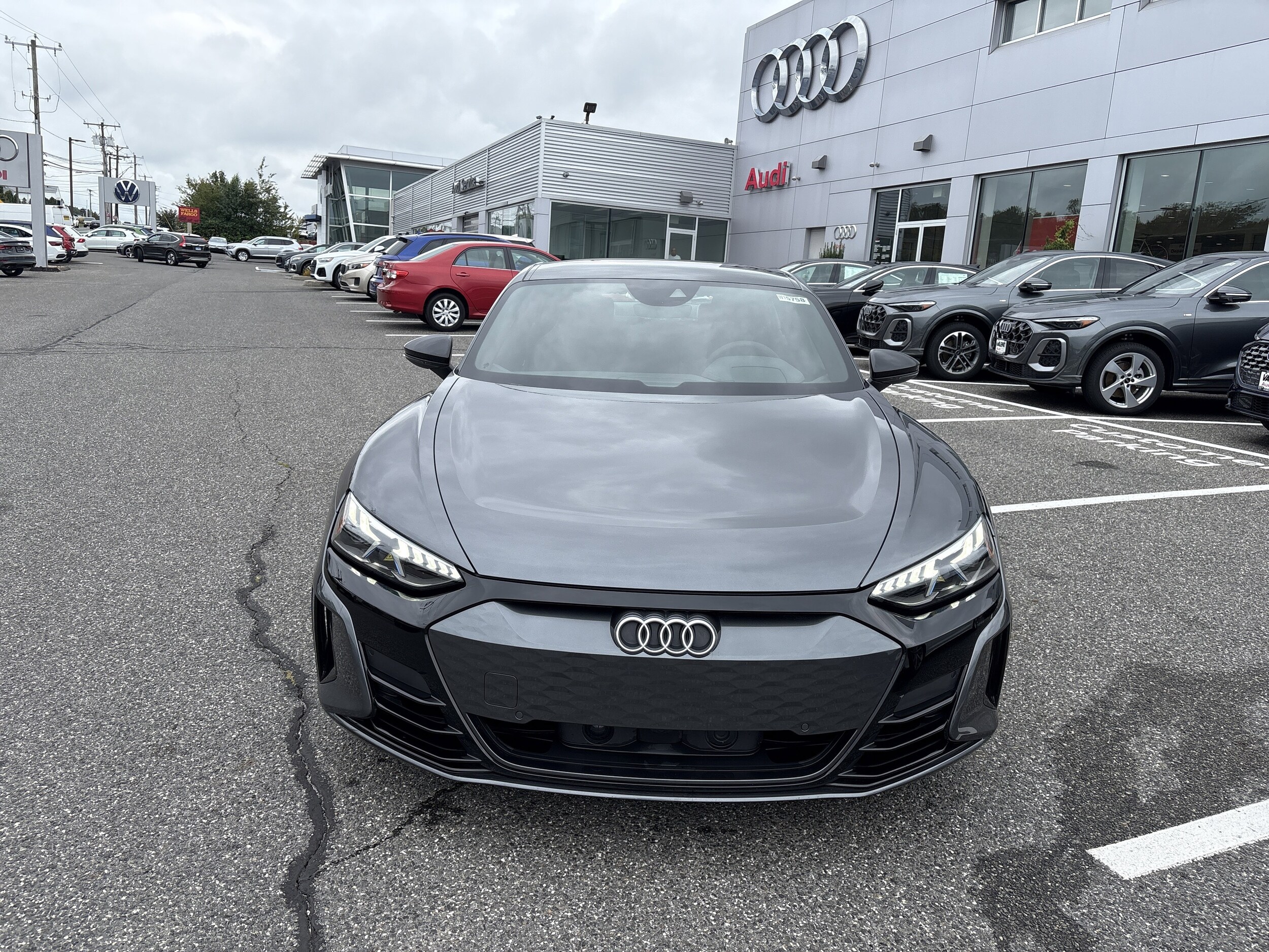 2023 Audi e-tron GT Premium Plus photo 2