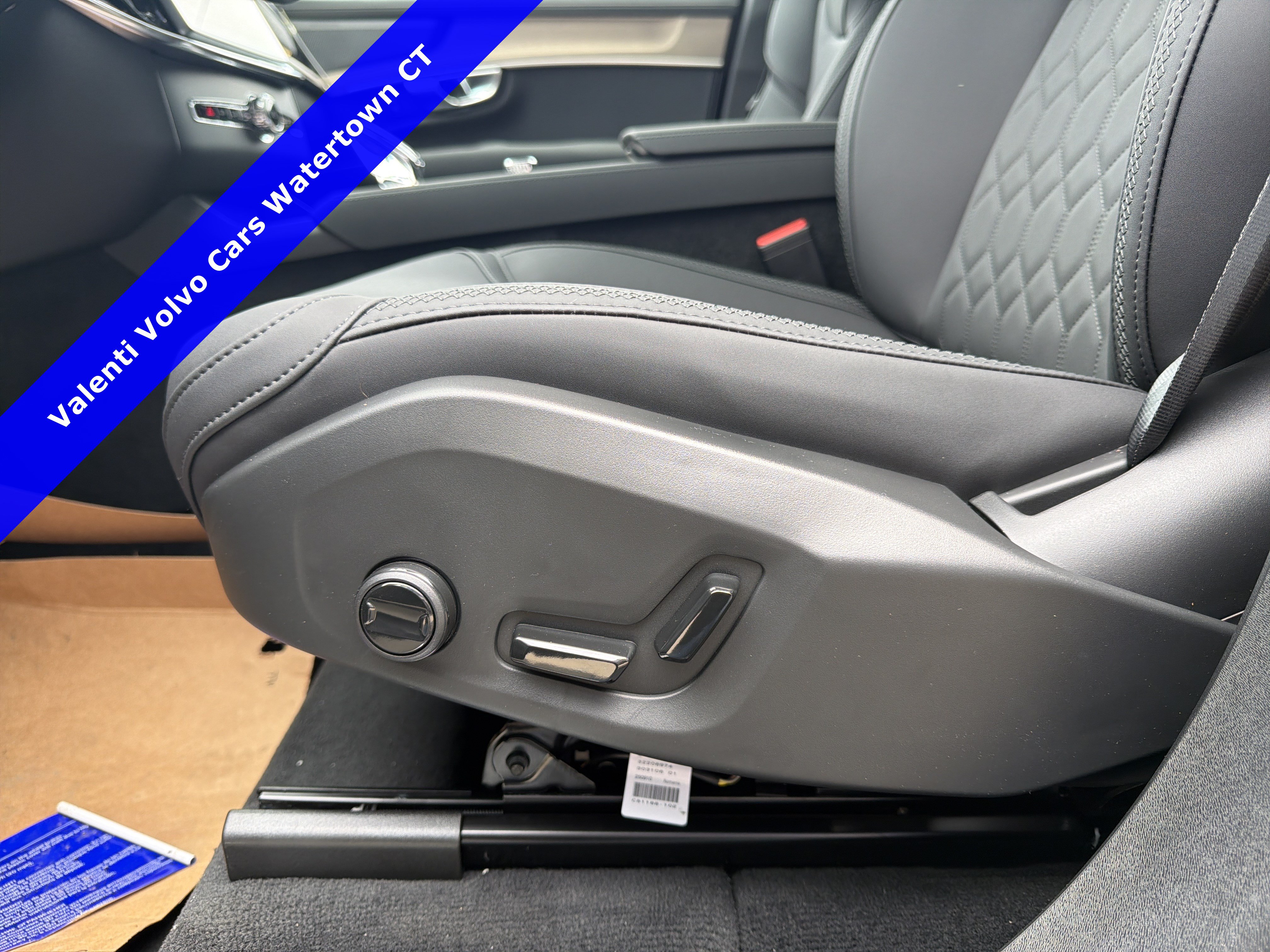 2026 Volvo XC90 Plus - Photo 9