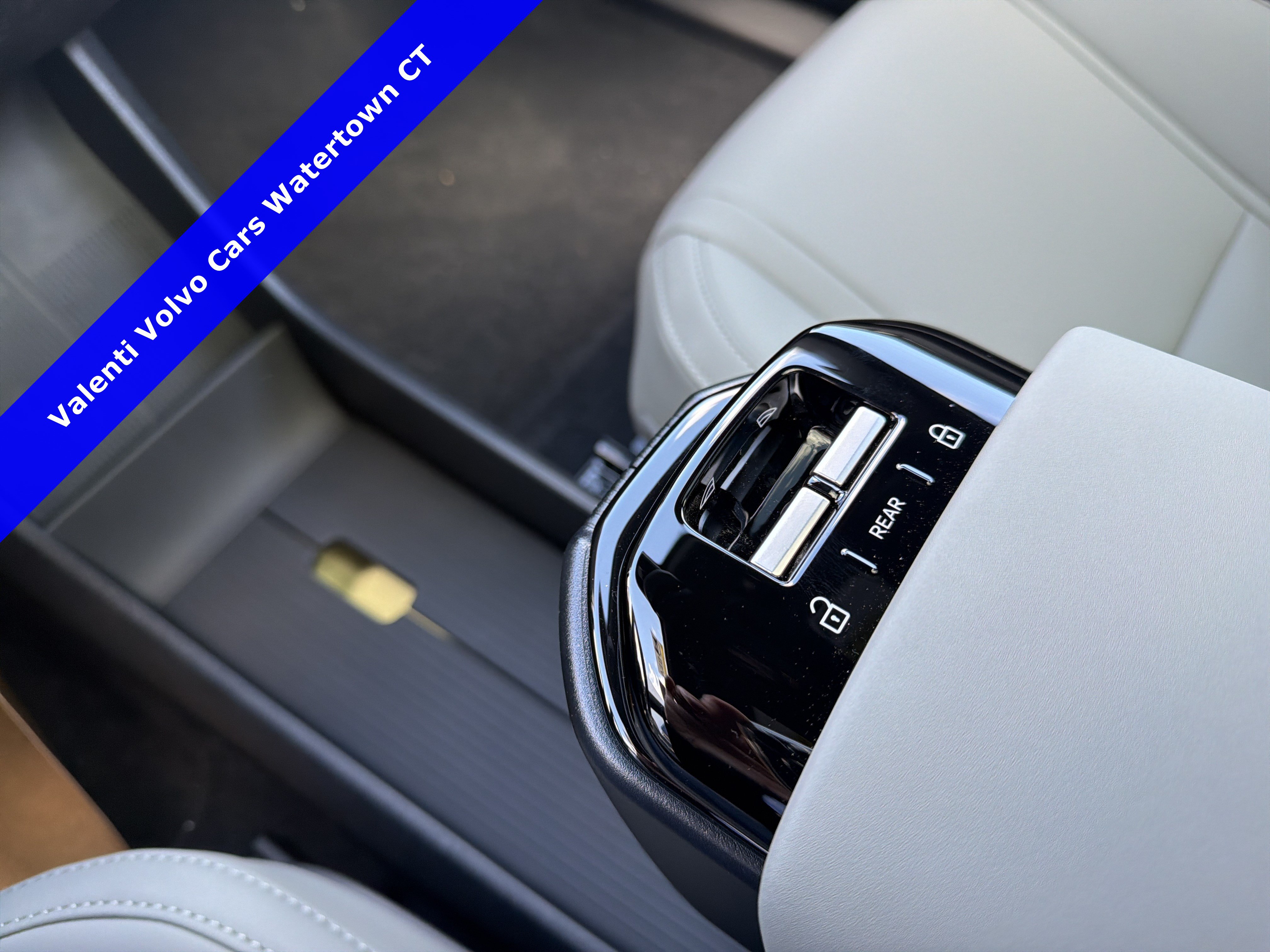 2026 Volvo EX30 Ultra - Photo 23