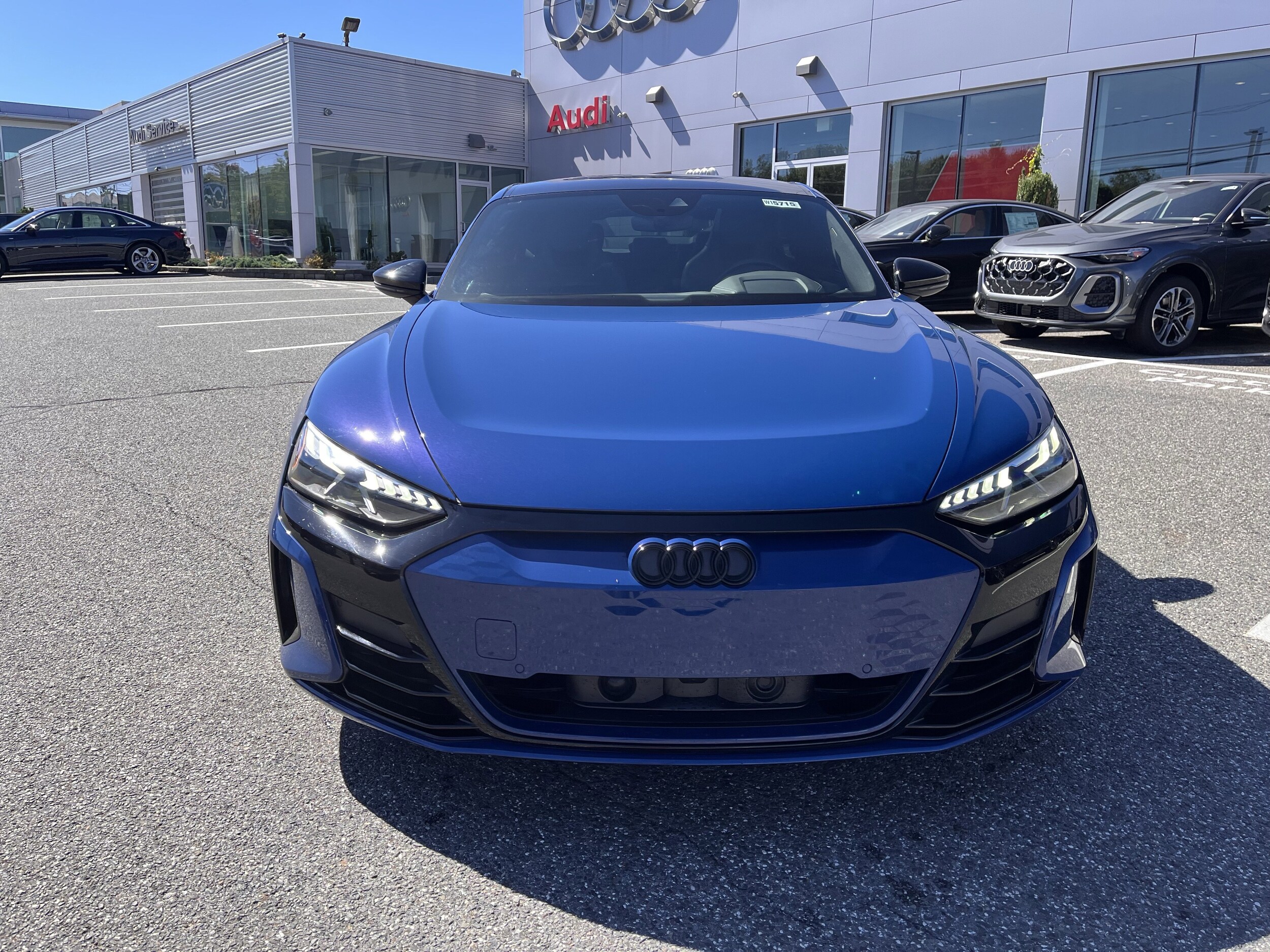 2023 Audi e-tron GT Premium Plus photo 2