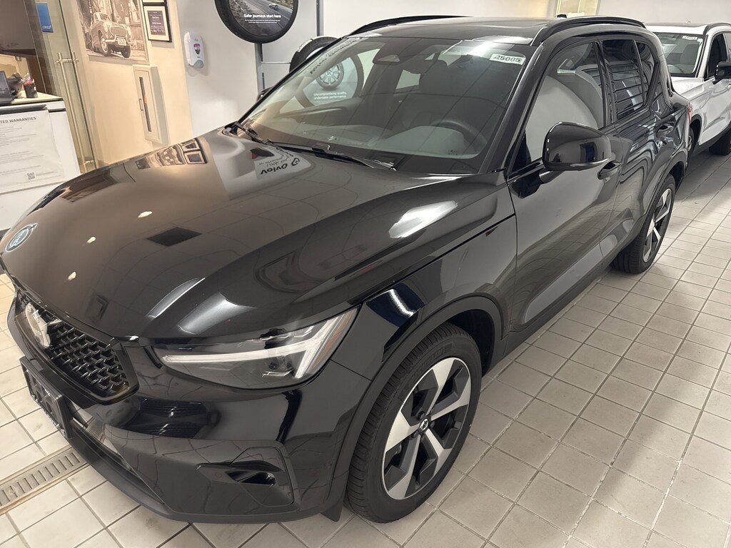 New 2026 Volvo XC40 Plus B5 AWD Plus
