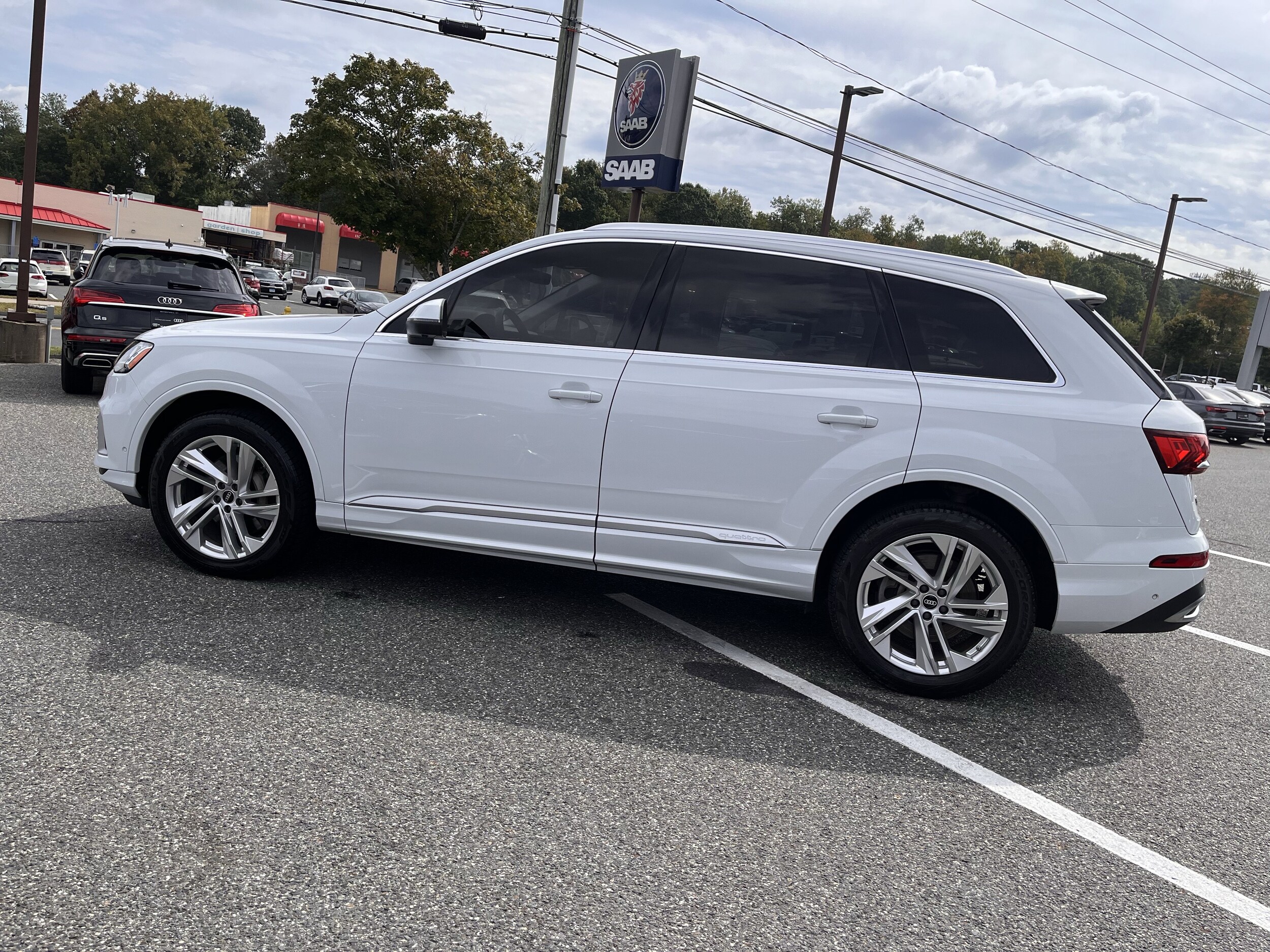 2022 Audi Q7 Premium Plus photo 2