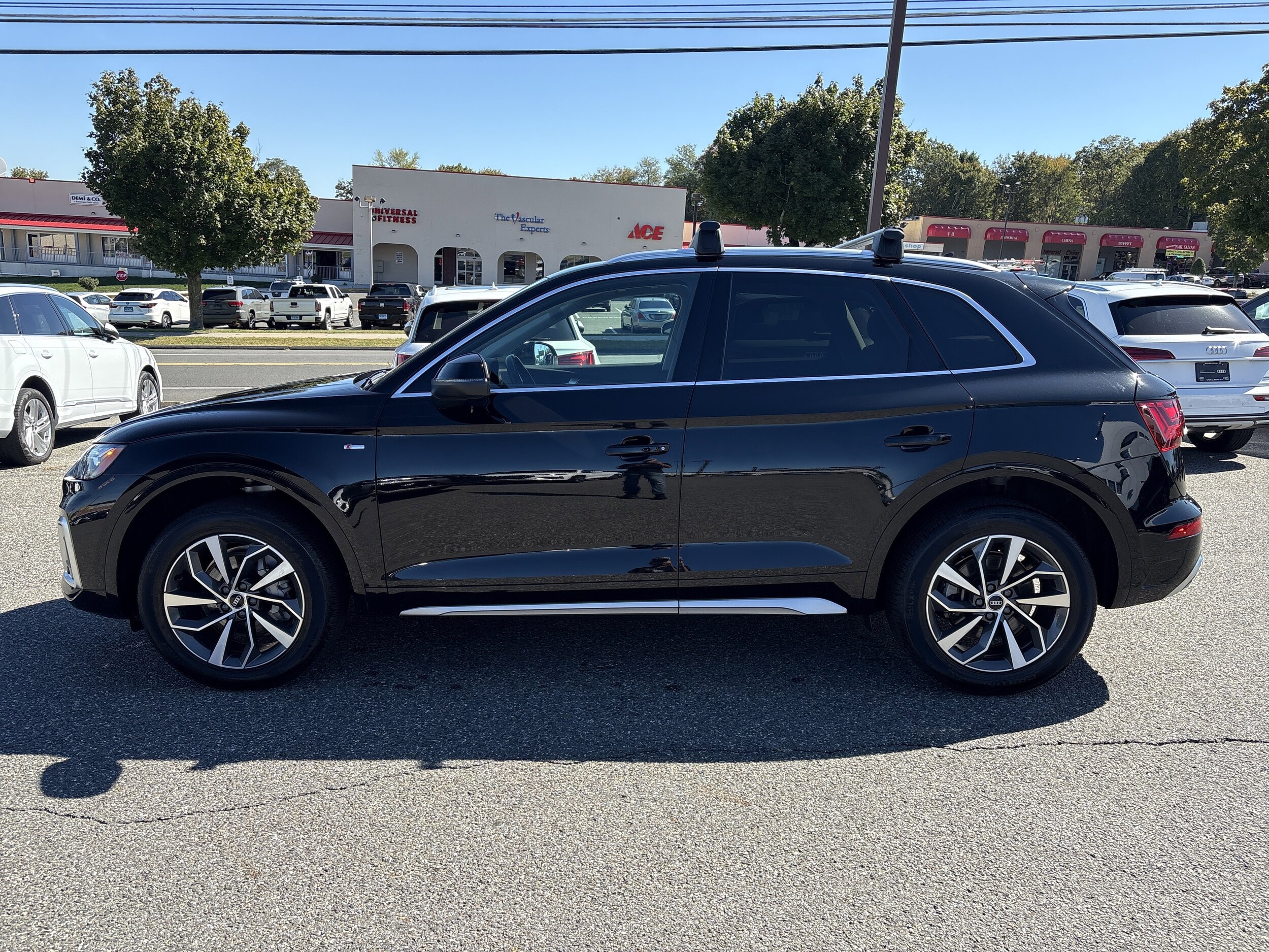 2023 Audi Q5 S line Premium Plus photo 2