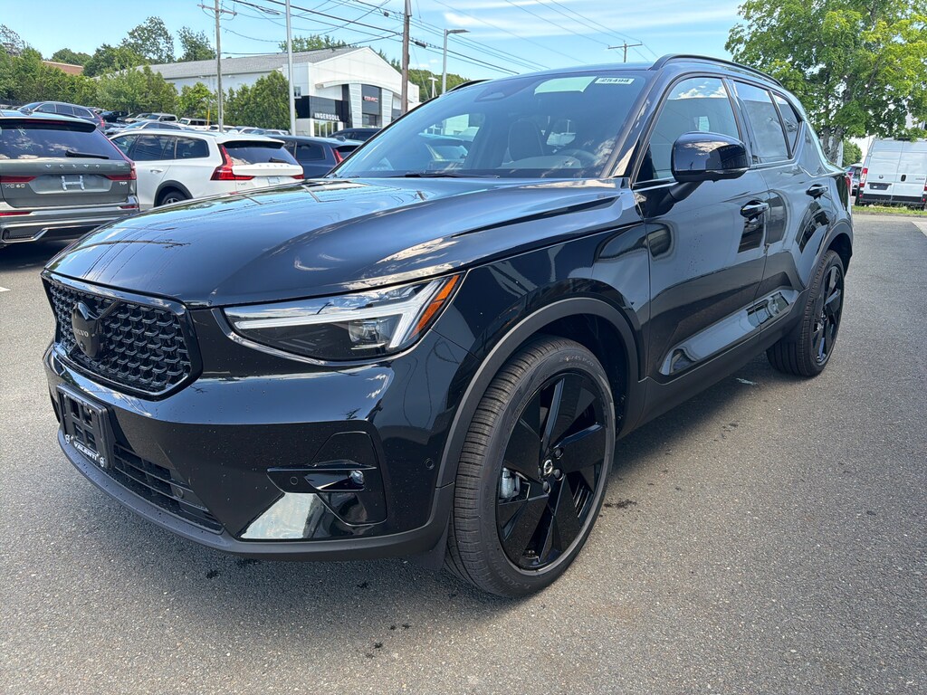 New 2026 Volvo XC40