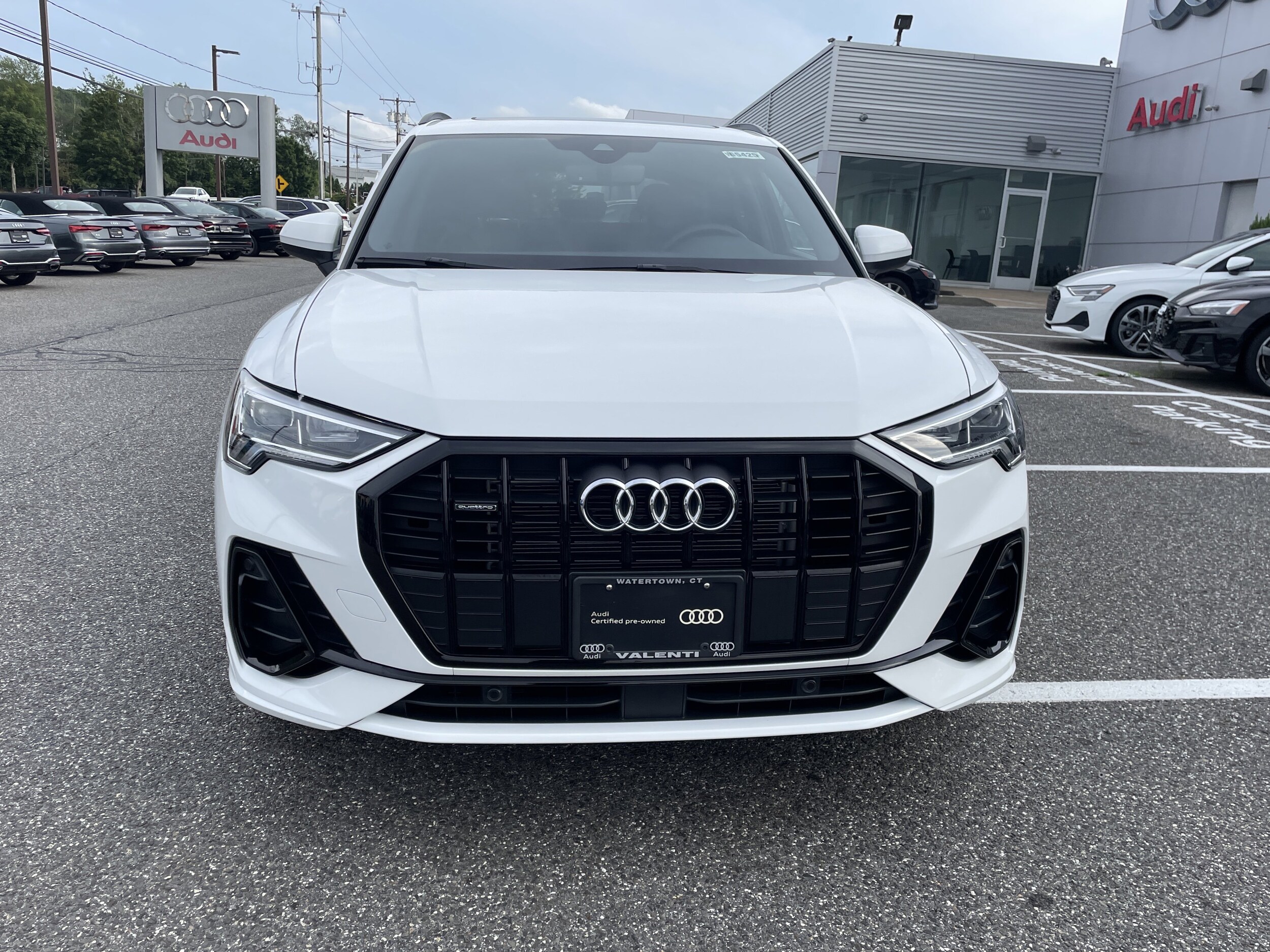 2025 Audi Q3 S line Premium photo 2