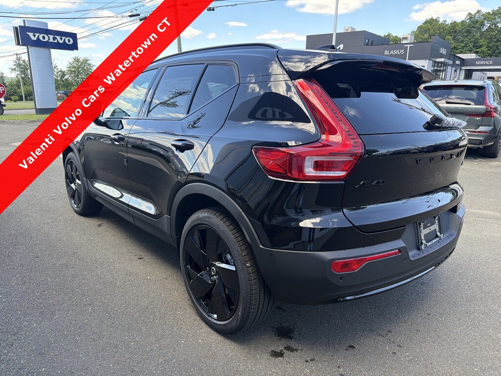 New 2026 Volvo XC40