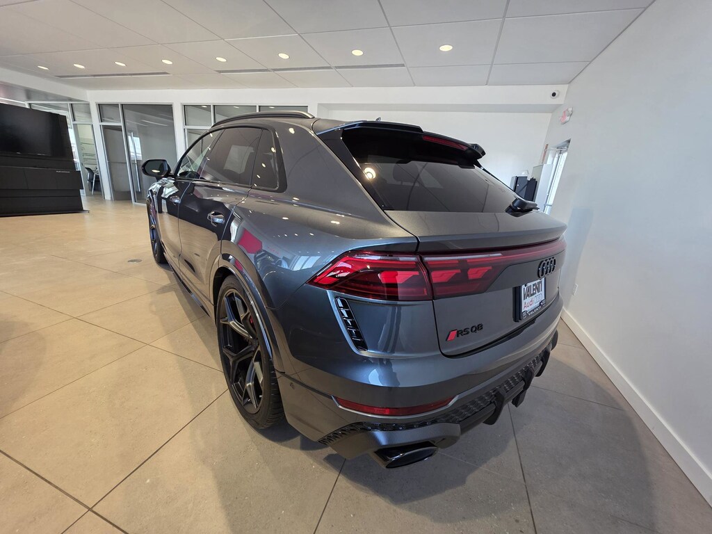 New 2026 Audi RS Q8 4.0T performance SUV