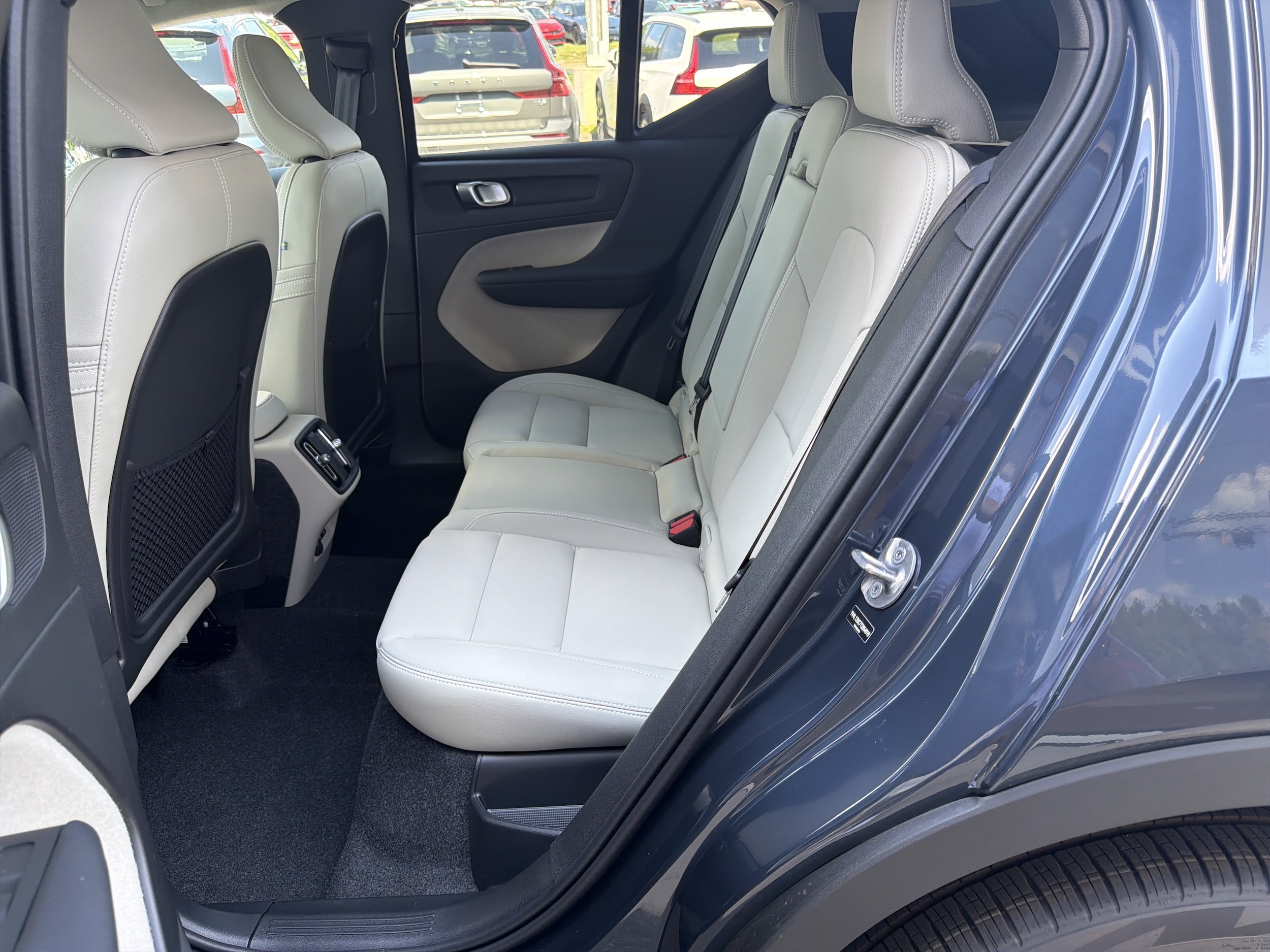 2026 Volvo XC40 Plus - Photo 14