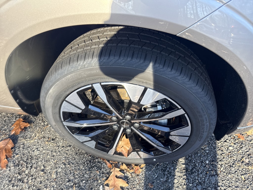 New 2026 Volvo XC60 Plus B5 AWD Plus