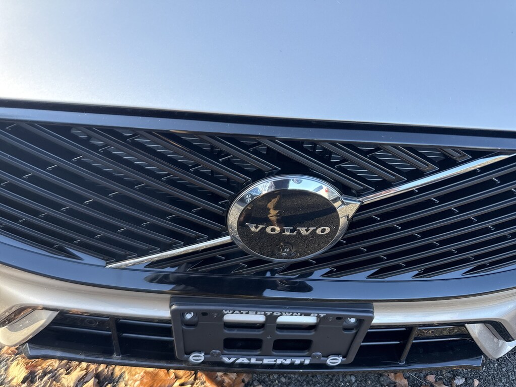 New 2026 Volvo XC60 Plus B5 AWD Plus