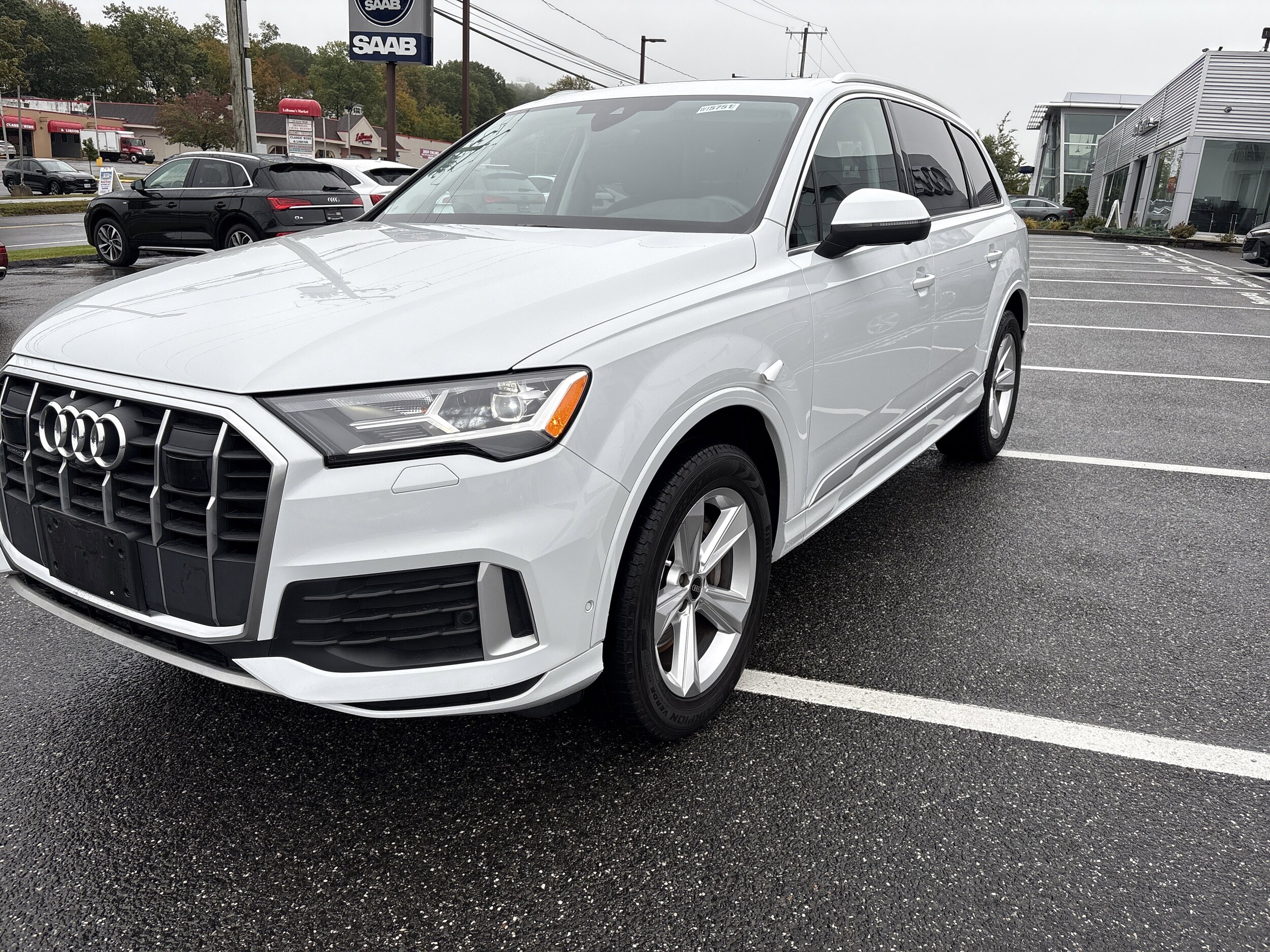 2023 Audi Q7 Premium Plus photo 3