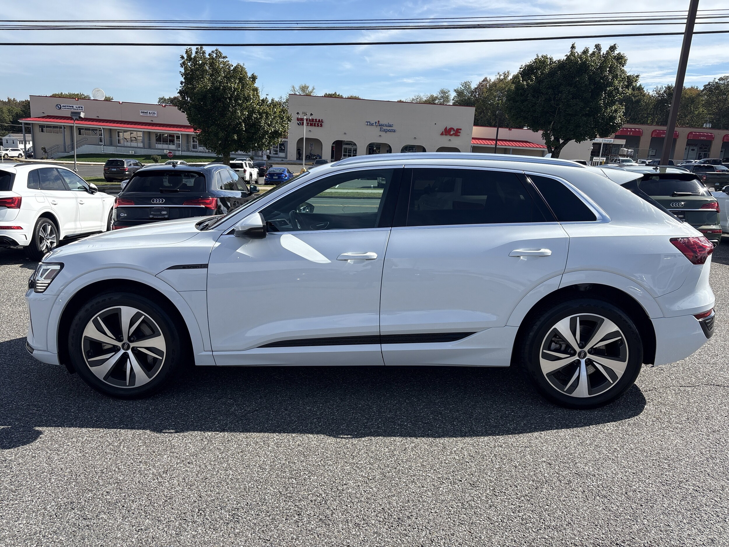 2024 Audi Q8 E-tron Premium photo 4