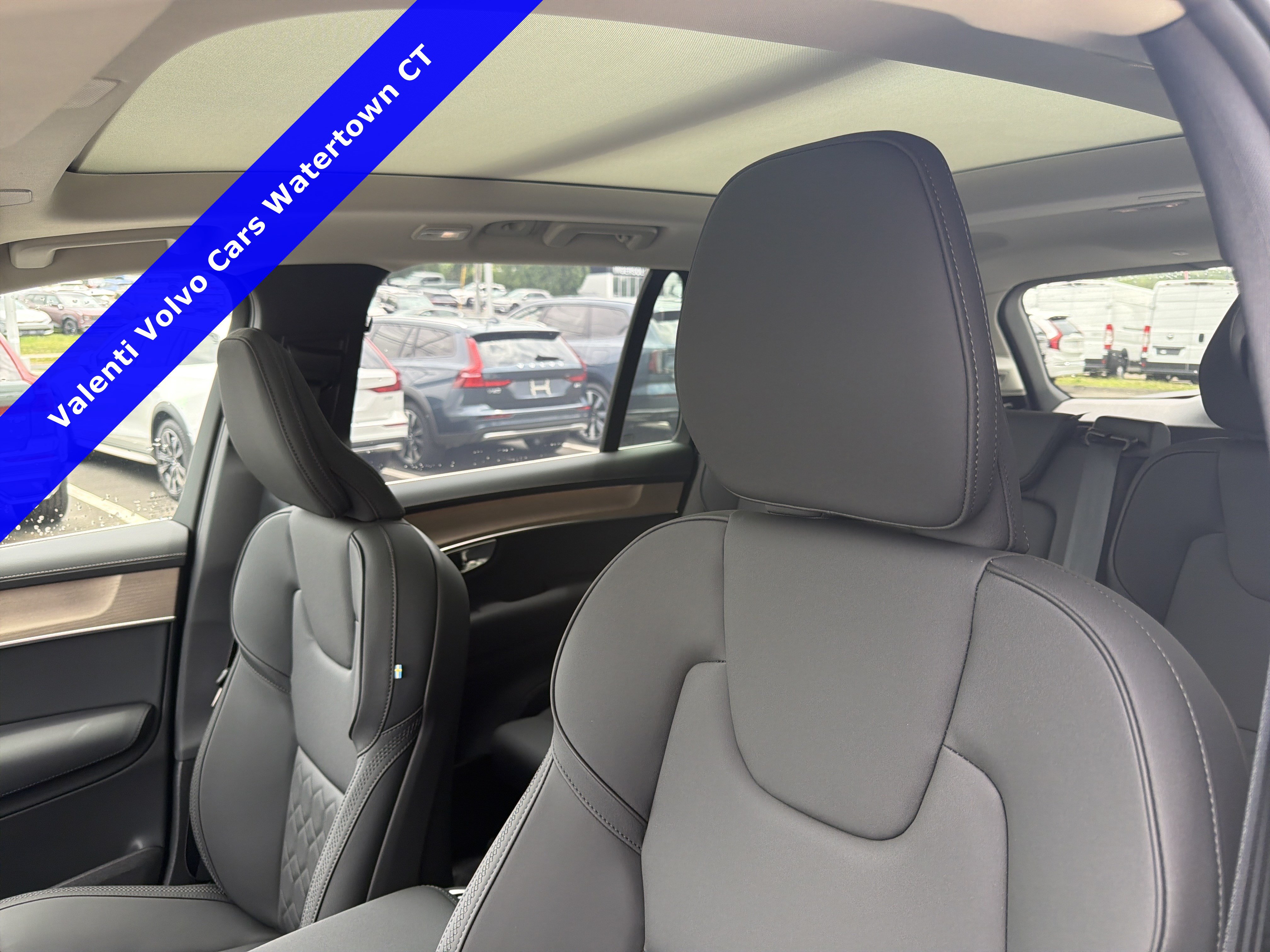 2026 Volvo XC90 Plus - Photo 10