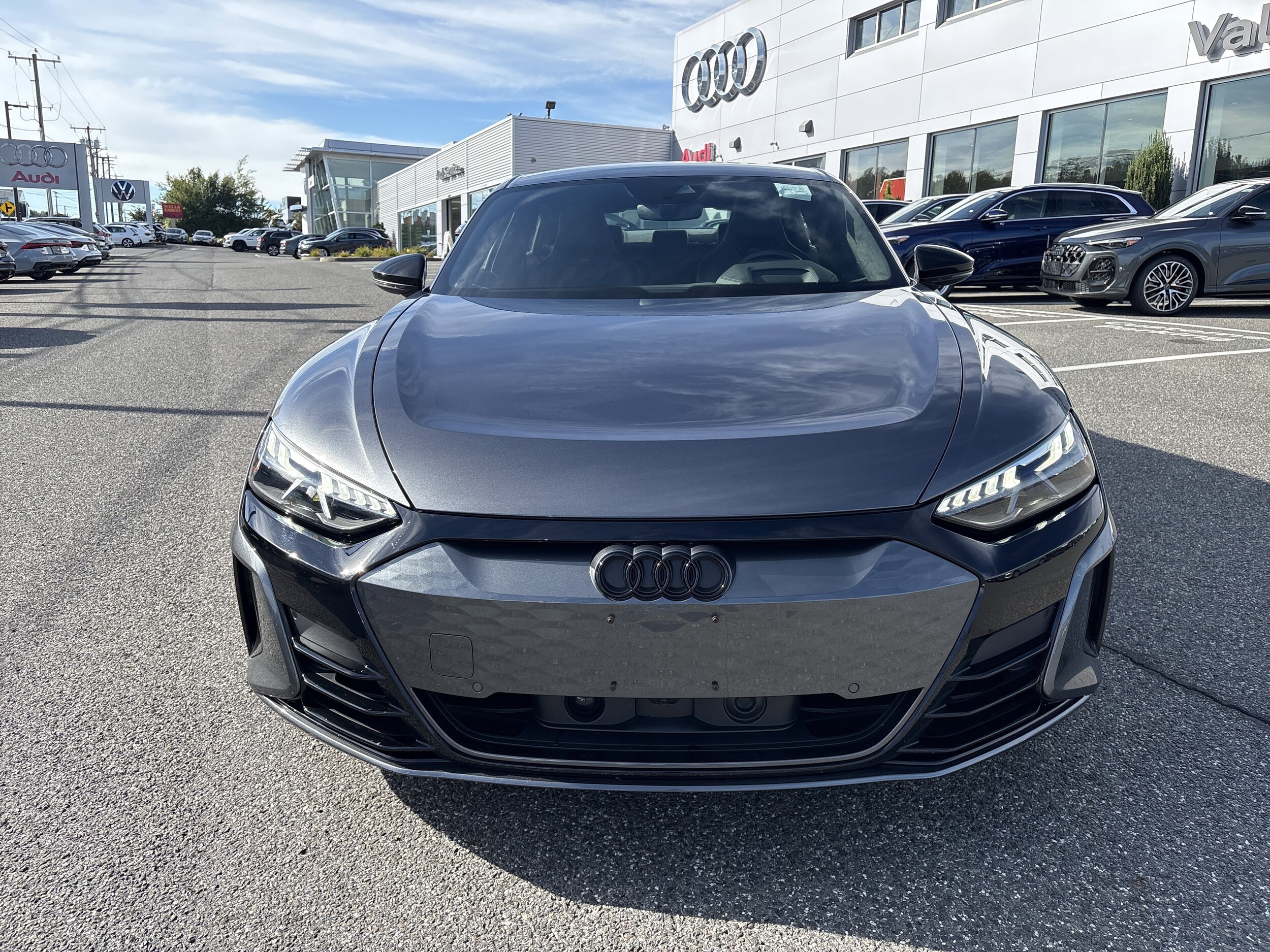 2023 Audi RS e-tron GT Base photo 2