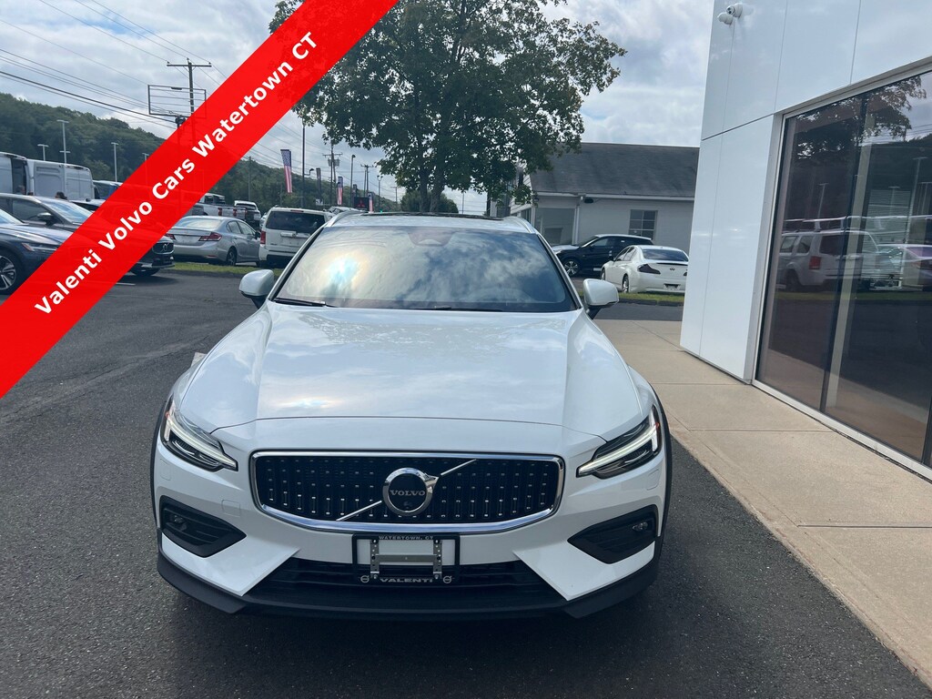New 2026 Volvo V60 Cross Country Ultra B5 AWD Ultra