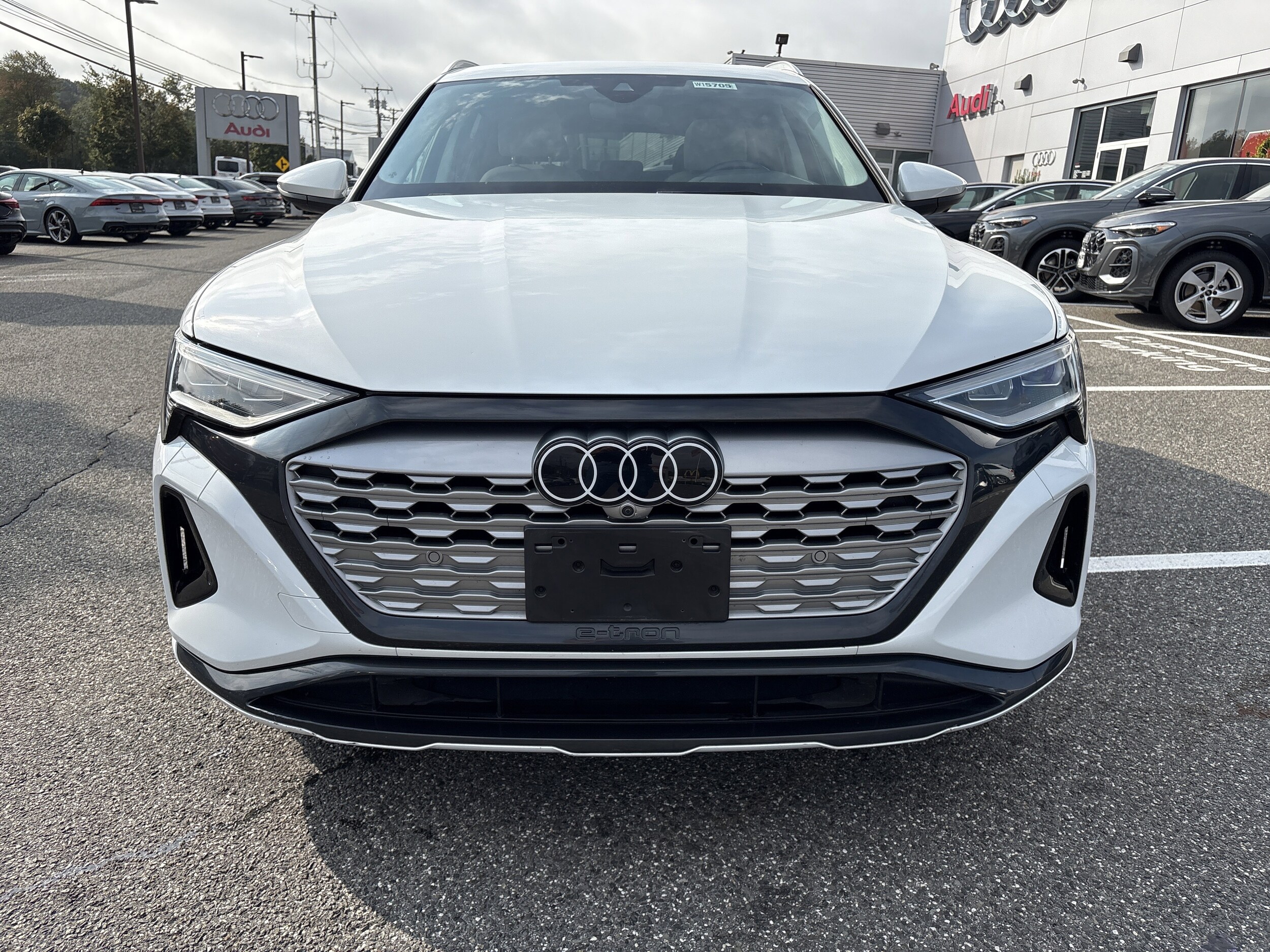 2024 Audi Q8 E-tron Premium Plus photo 2