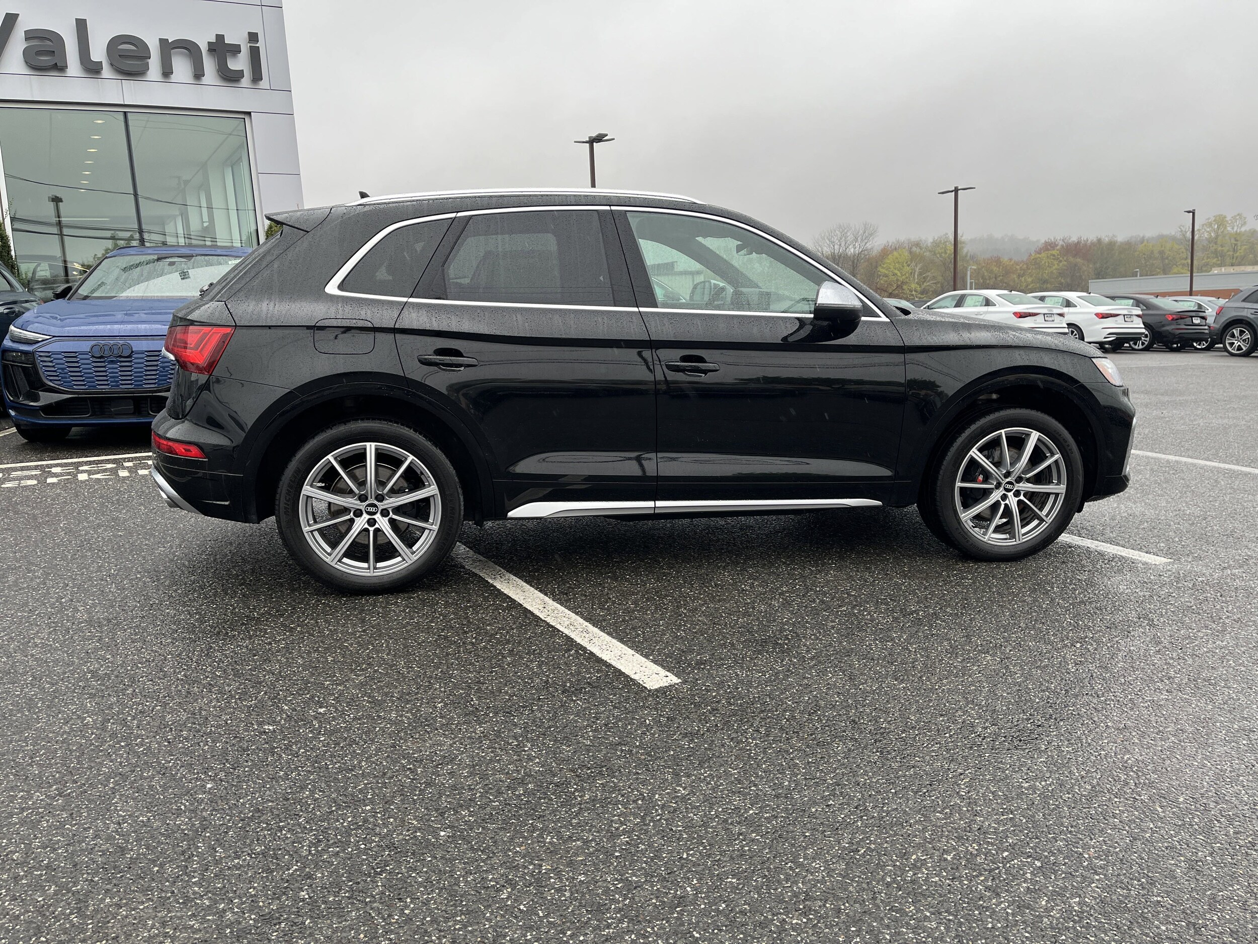 2022 Audi SQ5 Premium Plus photo 2