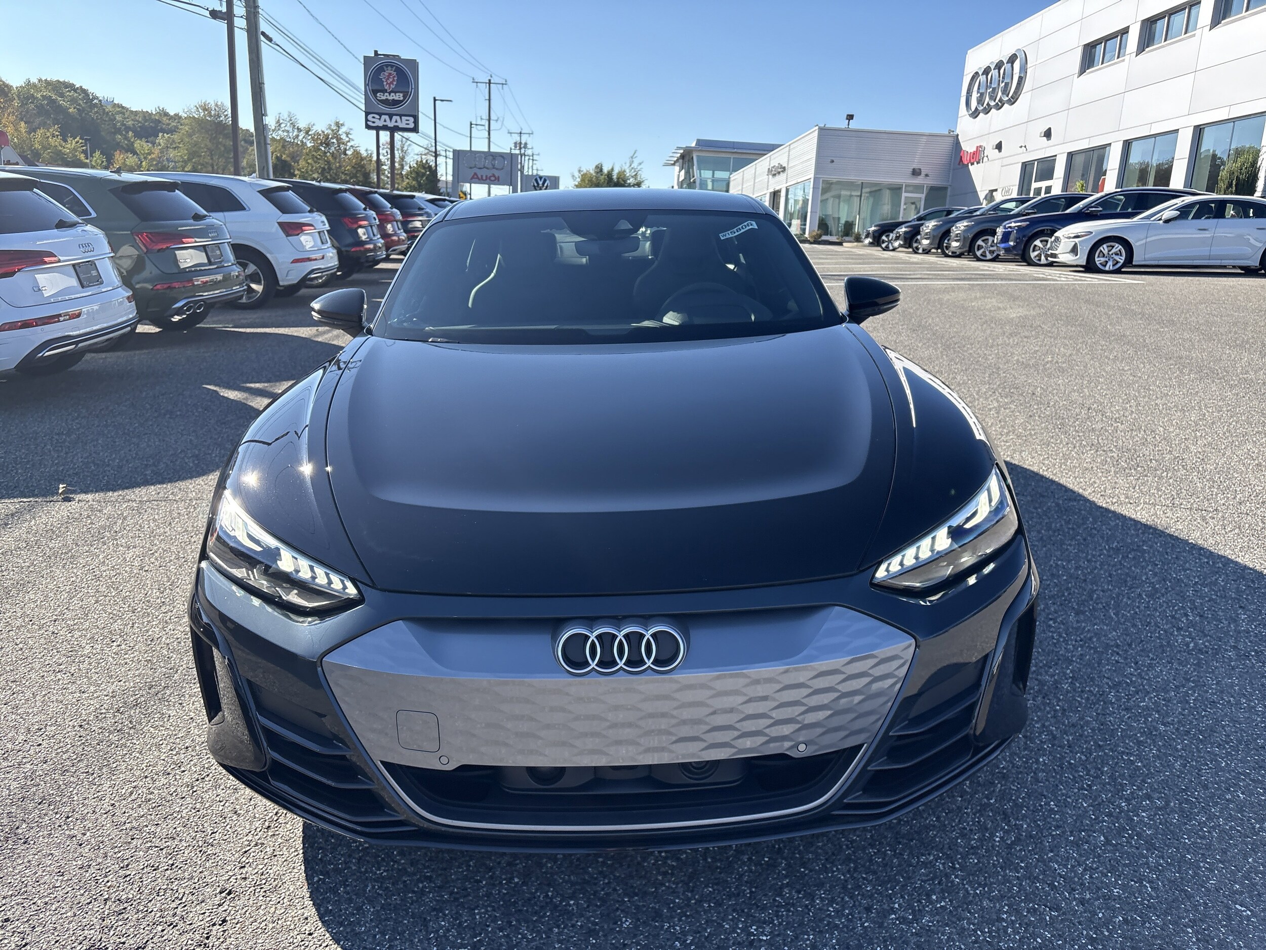 2022 Audi e-tron GT Premium Plus photo 2