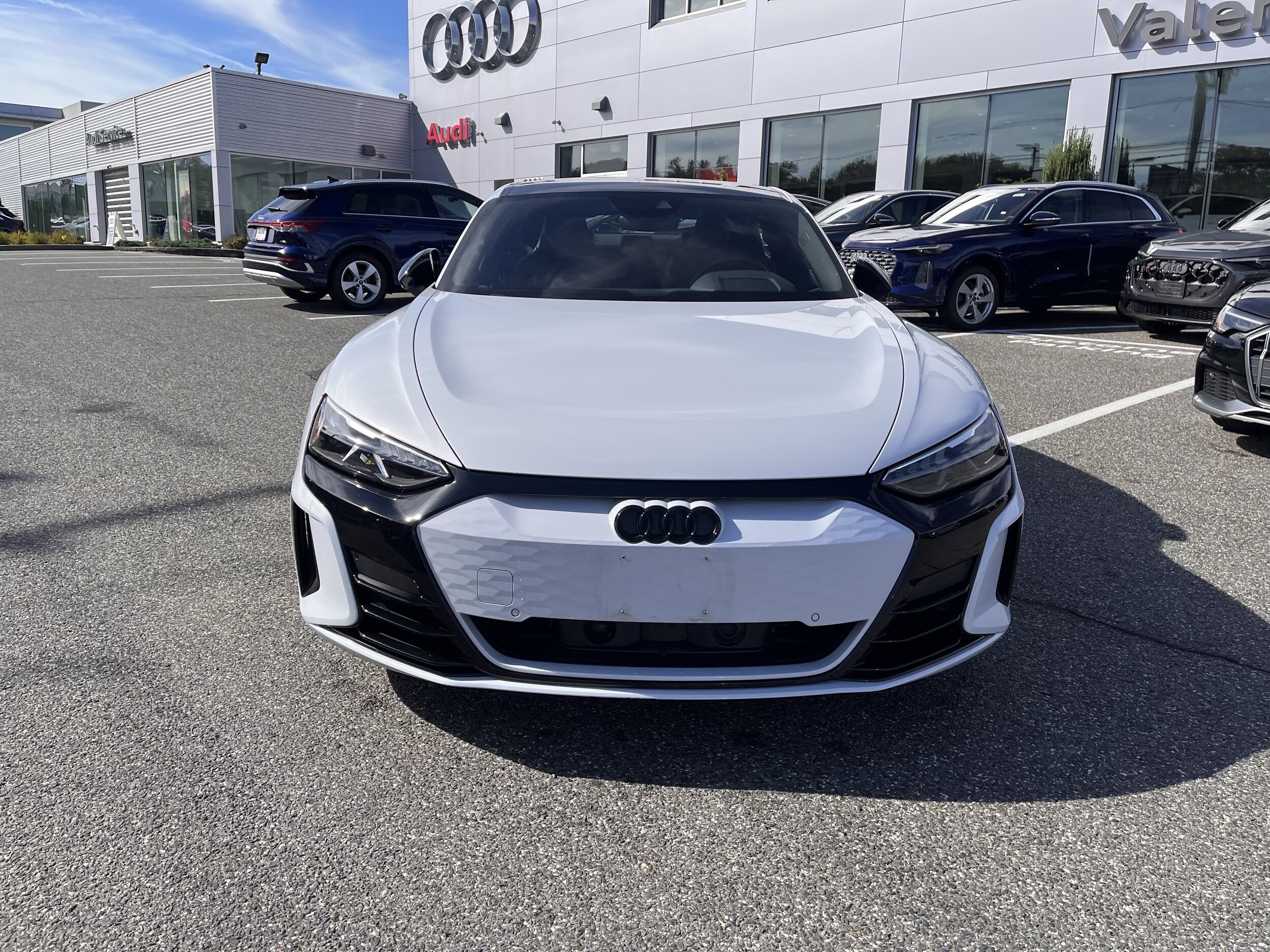 2023 Audi e-tron GT Premium Plus photo 2