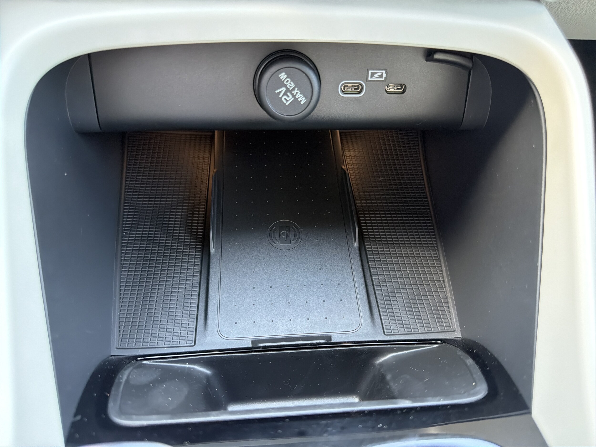 2026 Volvo XC40 Plus - Photo 23
