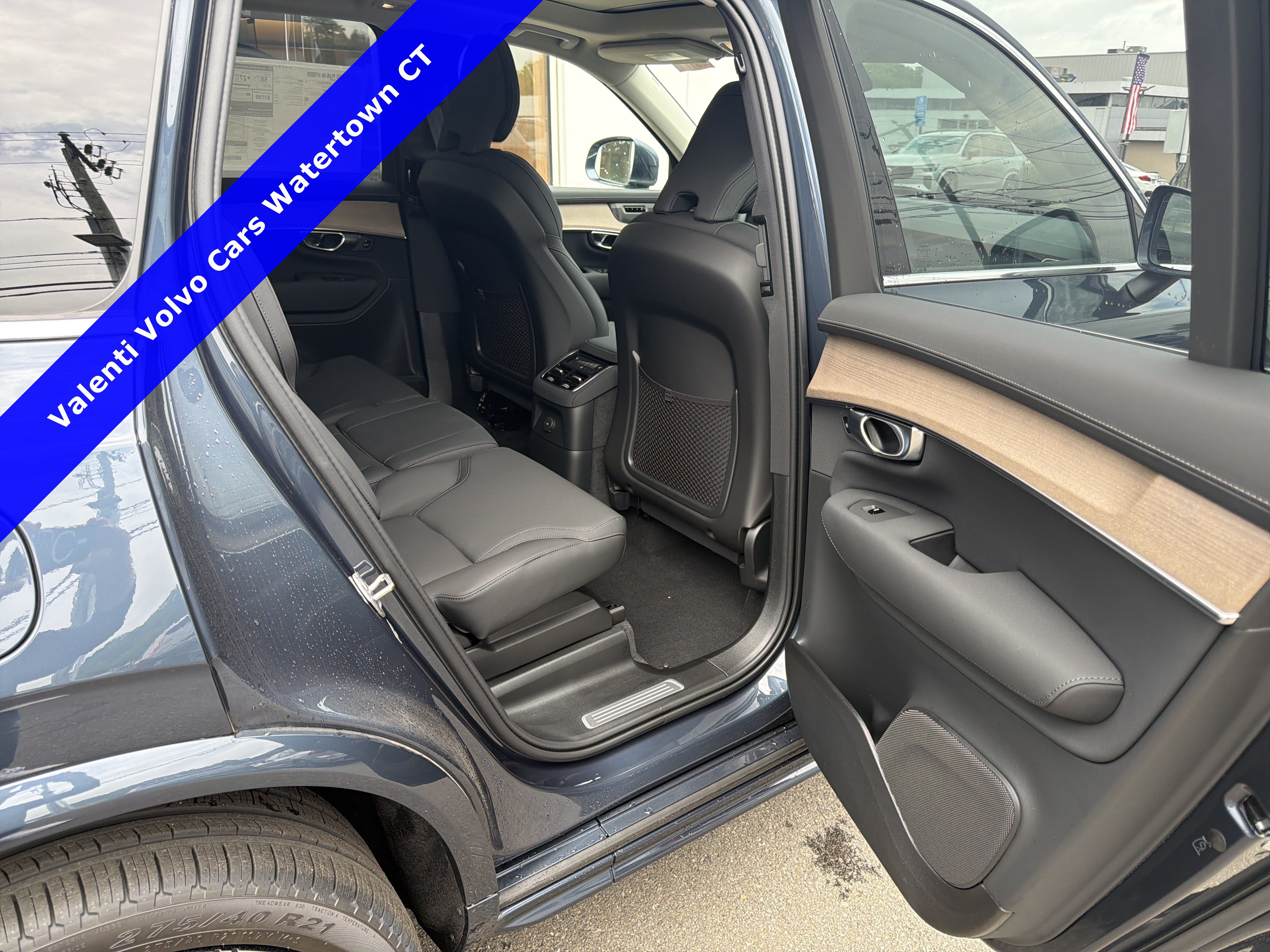 2026 Volvo XC90 Plus - Photo 18