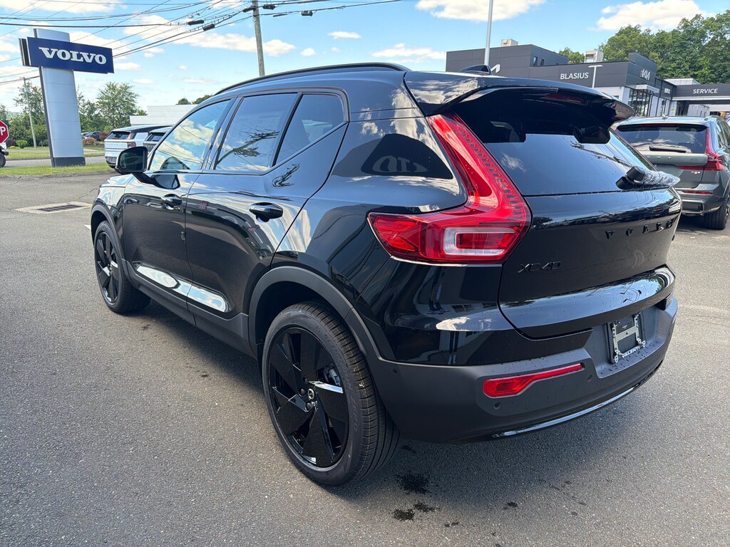 New 2026 Volvo XC40