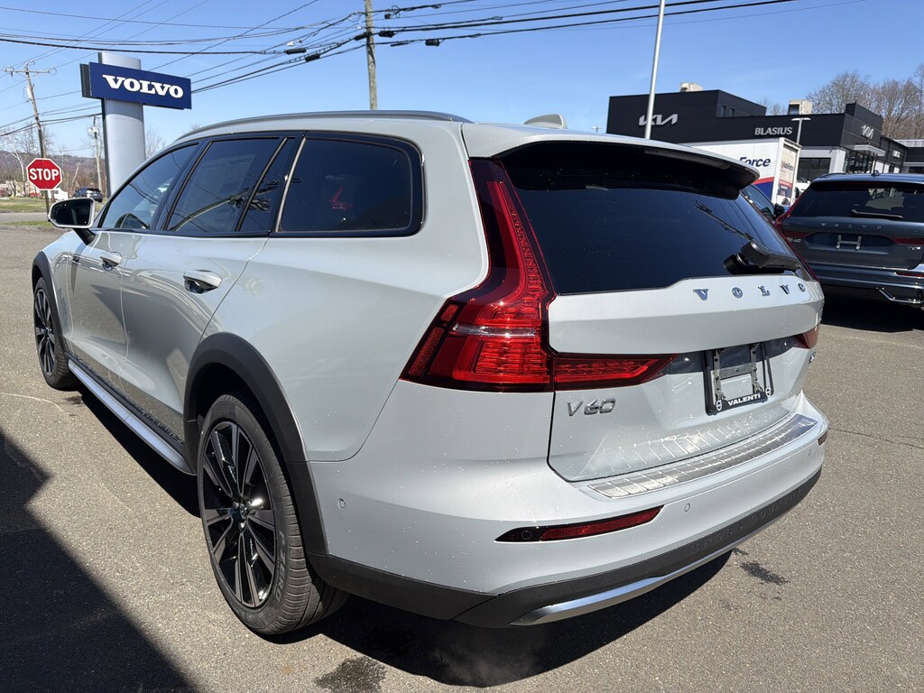 New 2026 Volvo V60 Cross Country Ultra B5 AWD Ultra