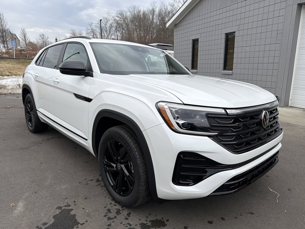 New 2026 Volkswagen Atlas Cross Sport 2.0T SEL R-Line Black 2.0T SEL R-Line Black 4MOTION