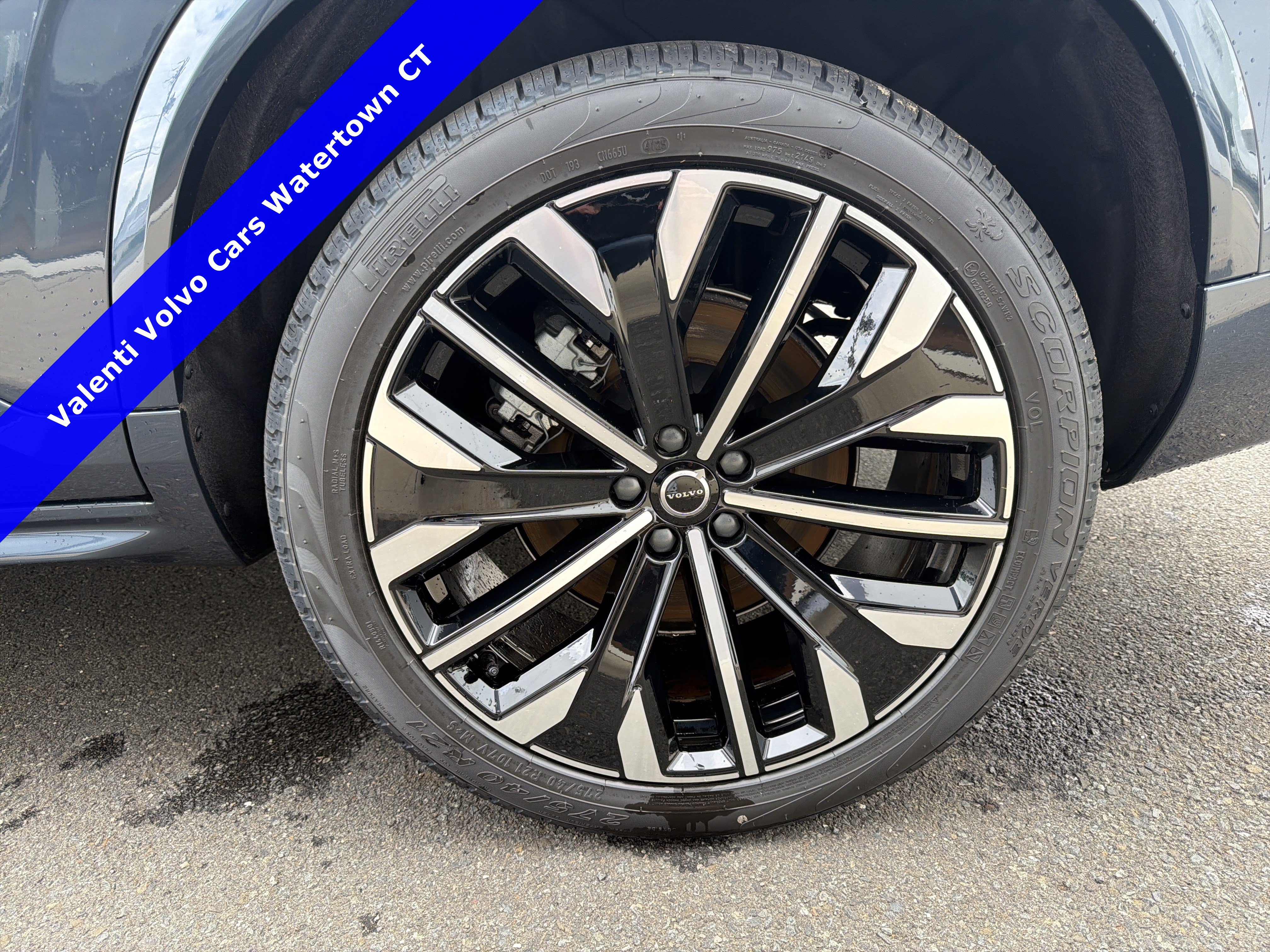 2026 Volvo XC90 Plus - Photo 24