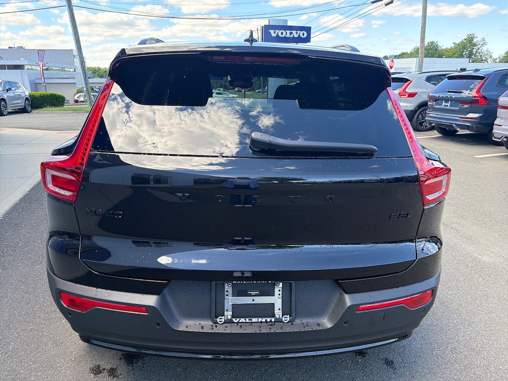 New 2026 Volvo XC40