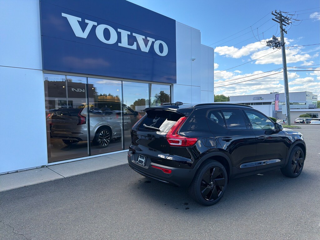 New 2026 Volvo XC40