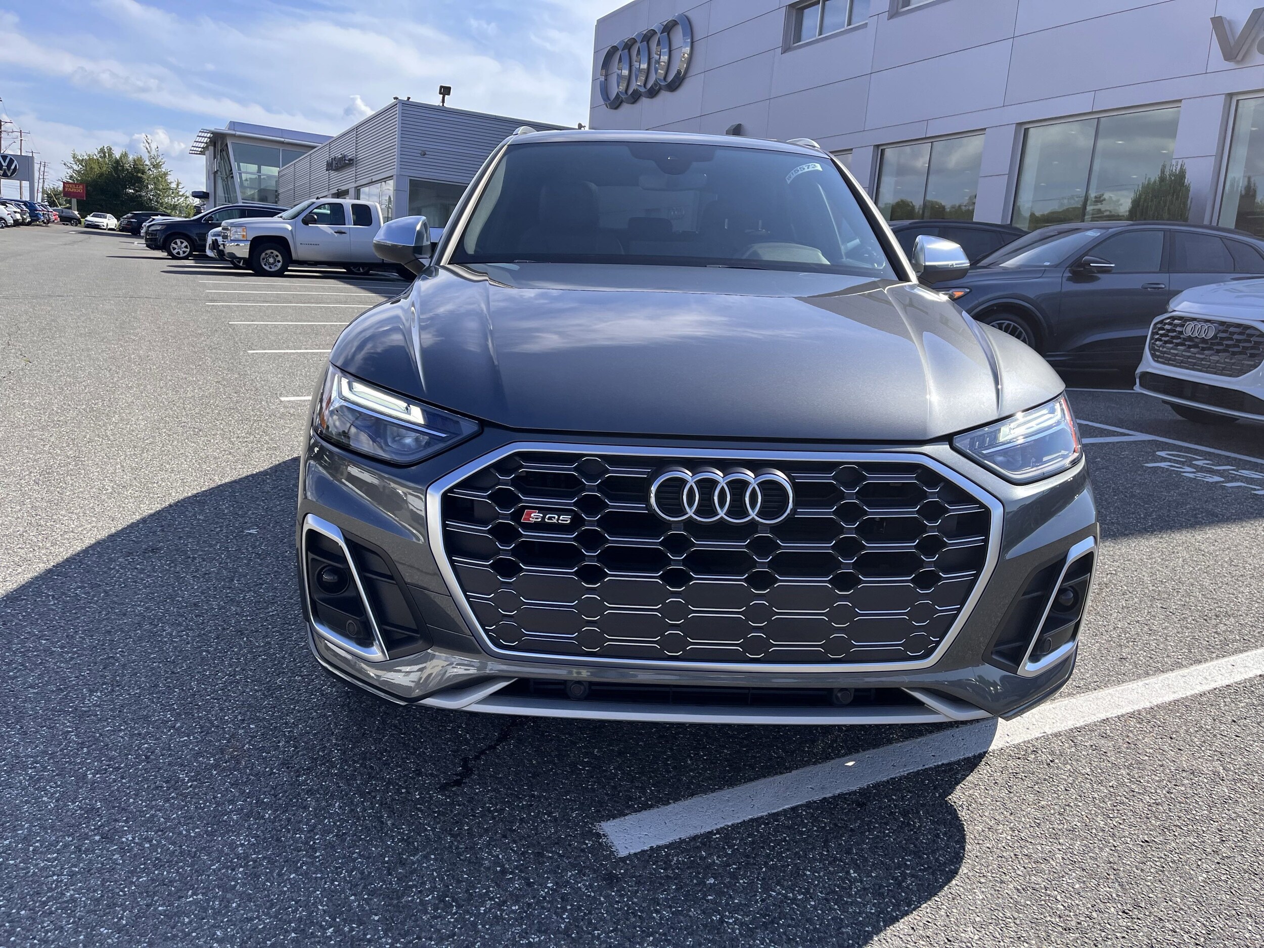 2022 Audi SQ5 Premium photo 2