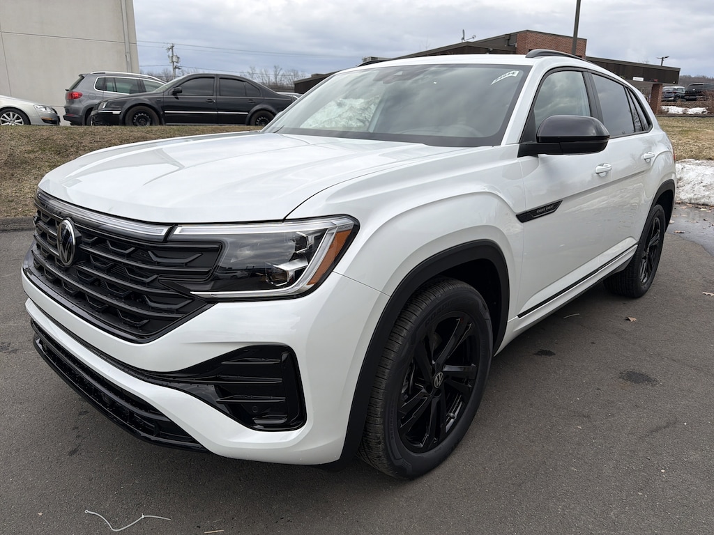 New 2026 Volkswagen Atlas Cross Sport 2.0T SEL R-Line Black 2.0T SEL R-Line Black 4MOTION