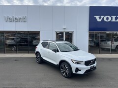 2024 Volvo XC40 B5 Plus Dark SUV