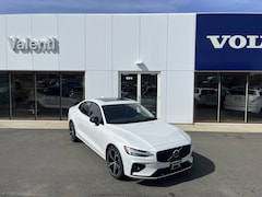 2024 Volvo S60 B5 Plus Dark Sedan