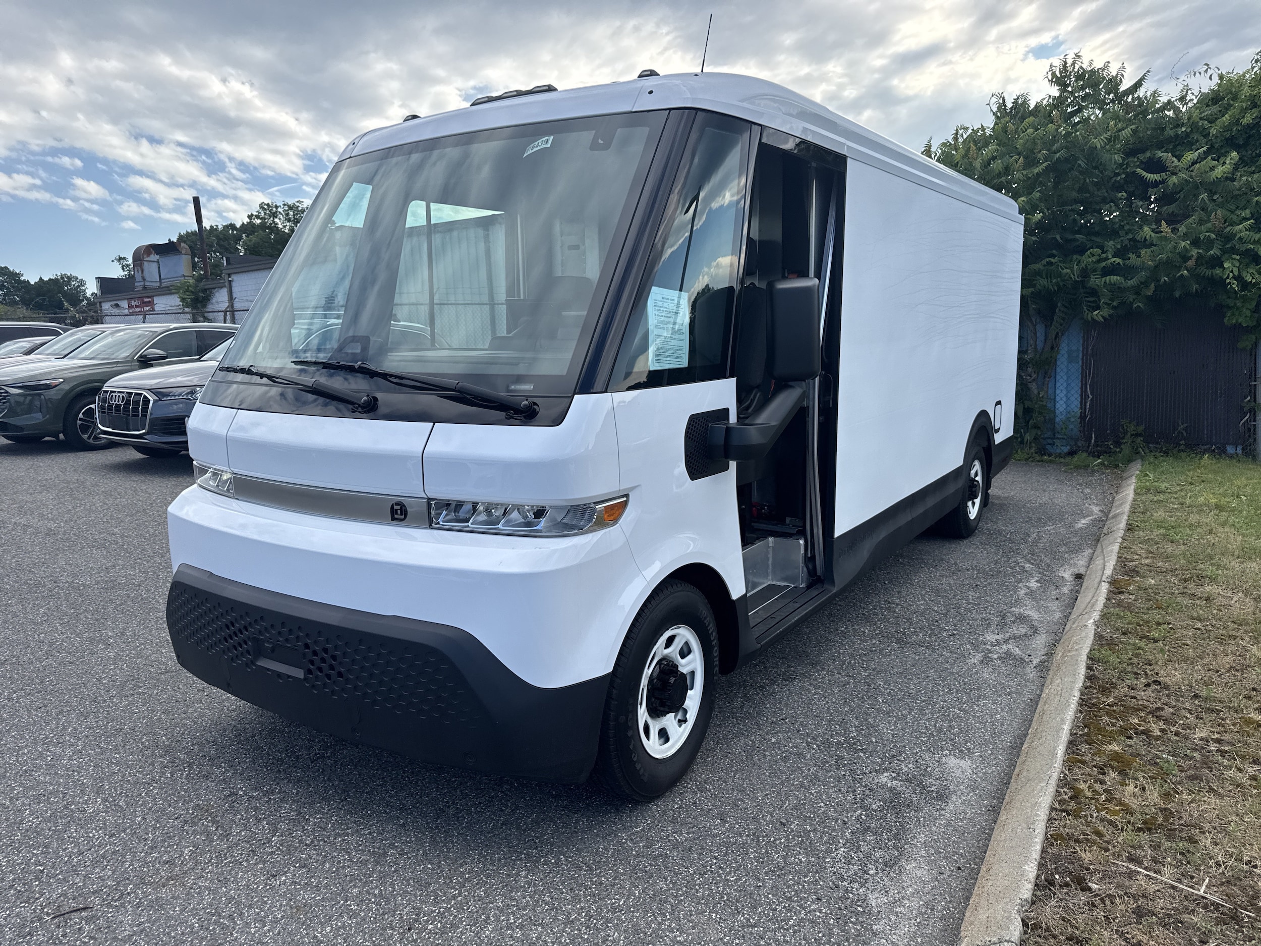 Used 2024 Chevrolet BrightDrop Zevo 600 with VIN 2G5ZJ3TZ8R9100258 for sale in Watertown, CT