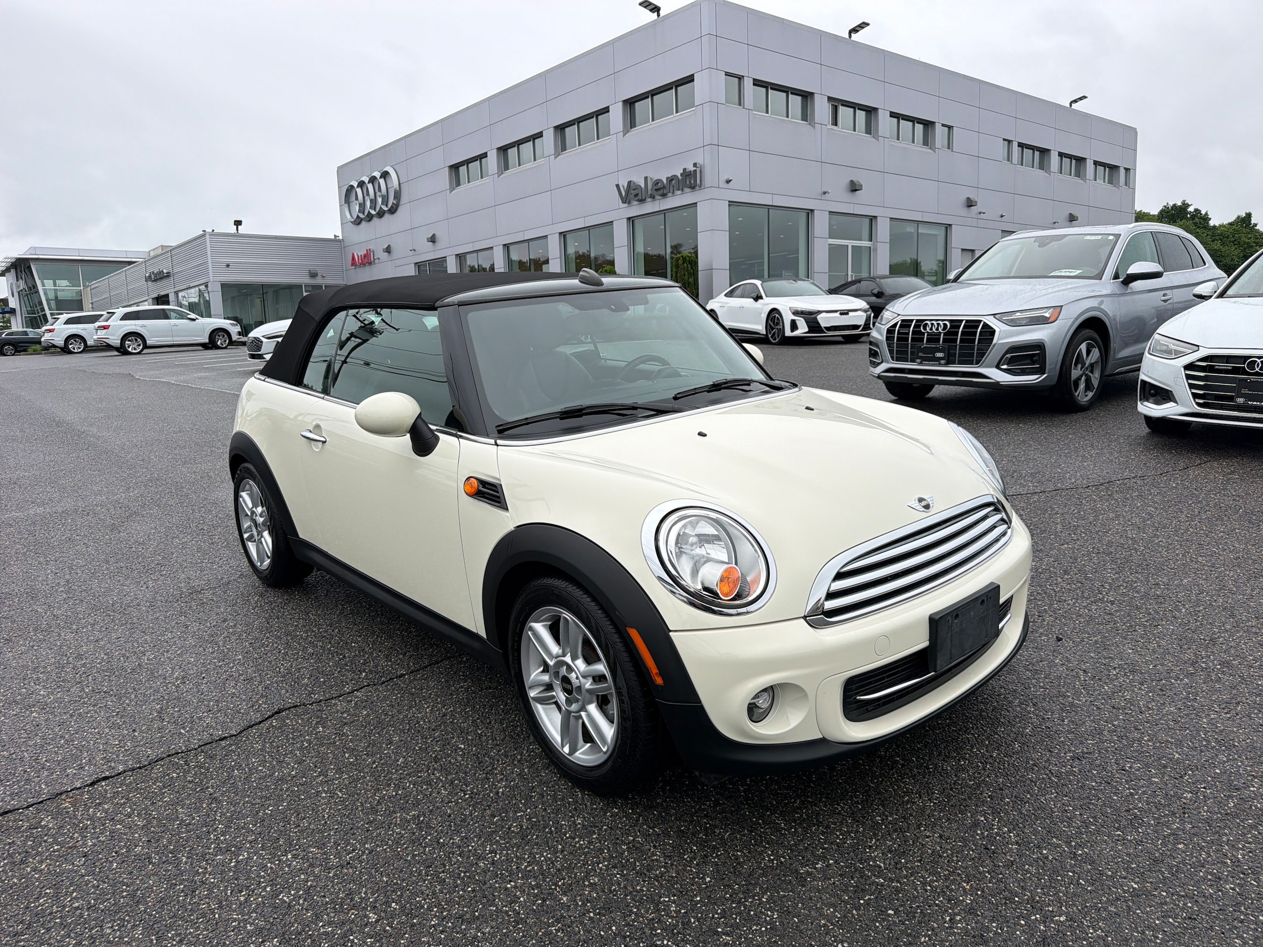 2015 MINI Cooper -'s photo