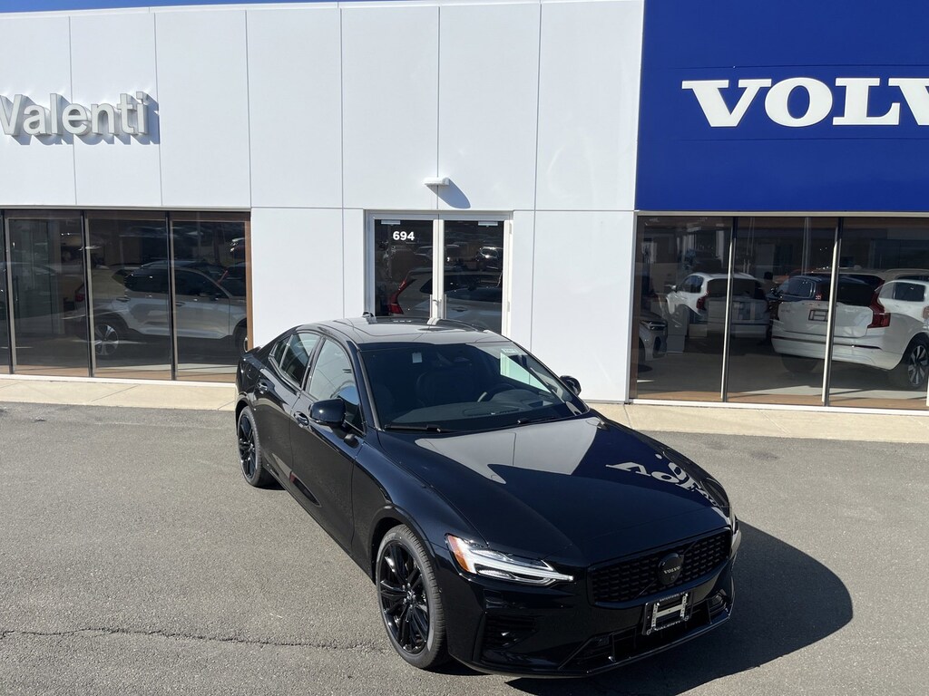 New 2024 Volvo S60 Recharge Plug-In Hybrid T8 Ultimate Black Edition Sedan