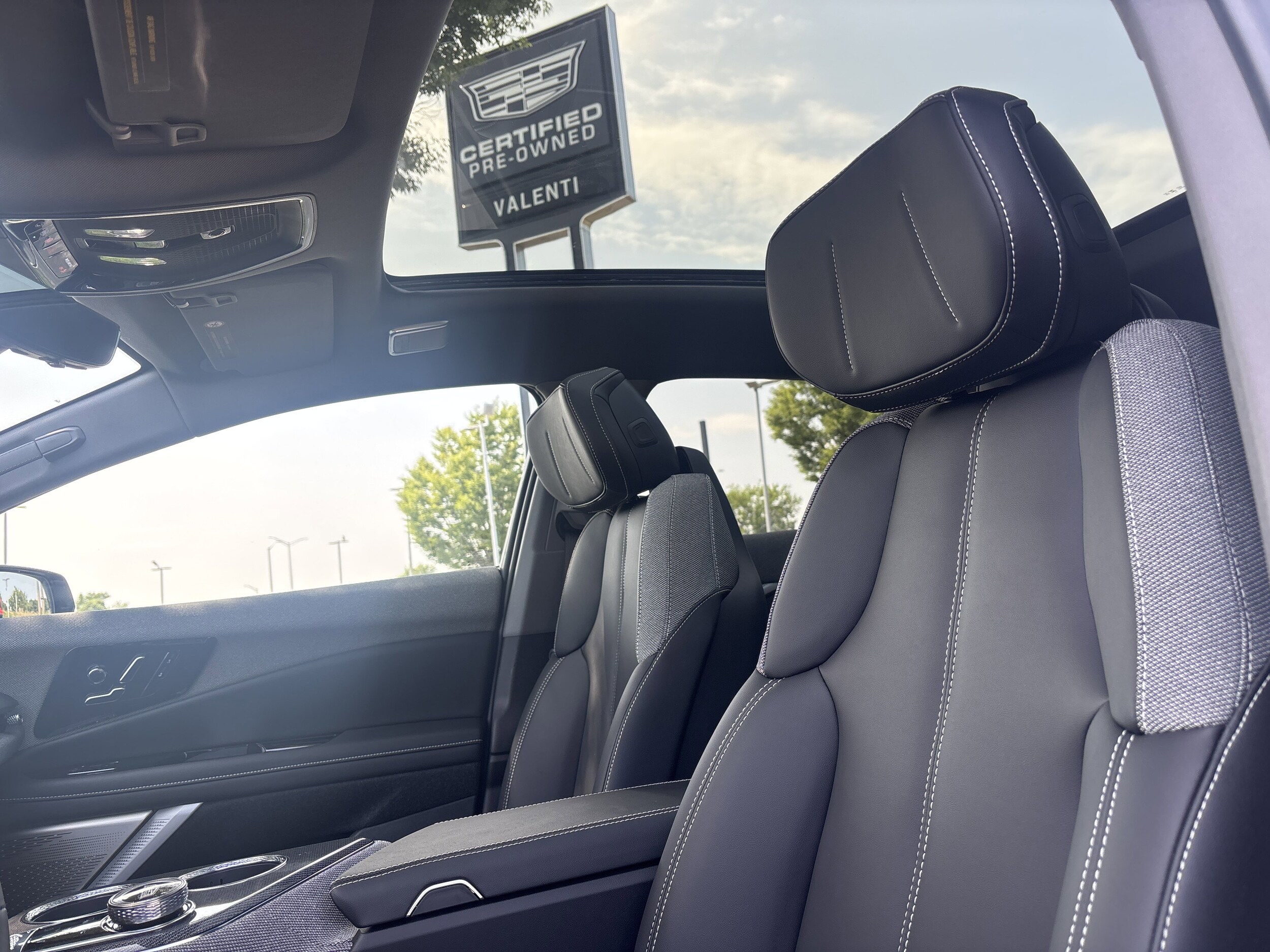 2025 Cadillac OPTIQ Sport 1 - Photo 27