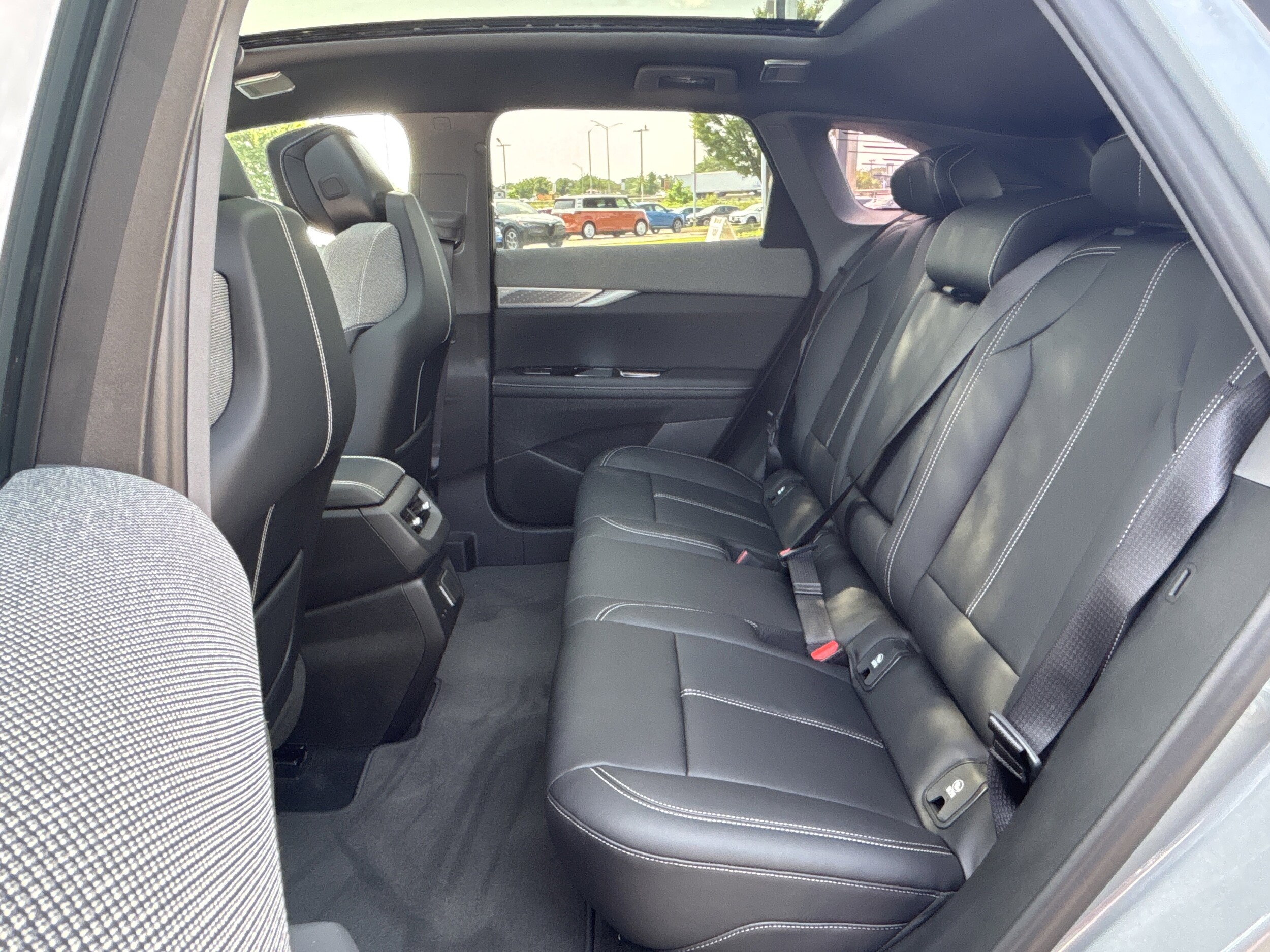 2025 Cadillac OPTIQ Sport 1 - Photo 30