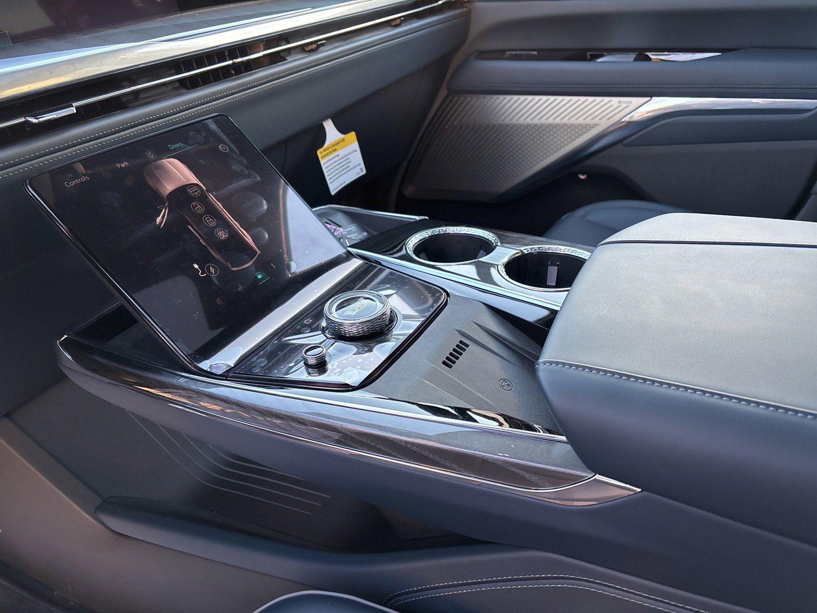 2025 Cadillac Escalade IQ Sport 2 - Photo 25